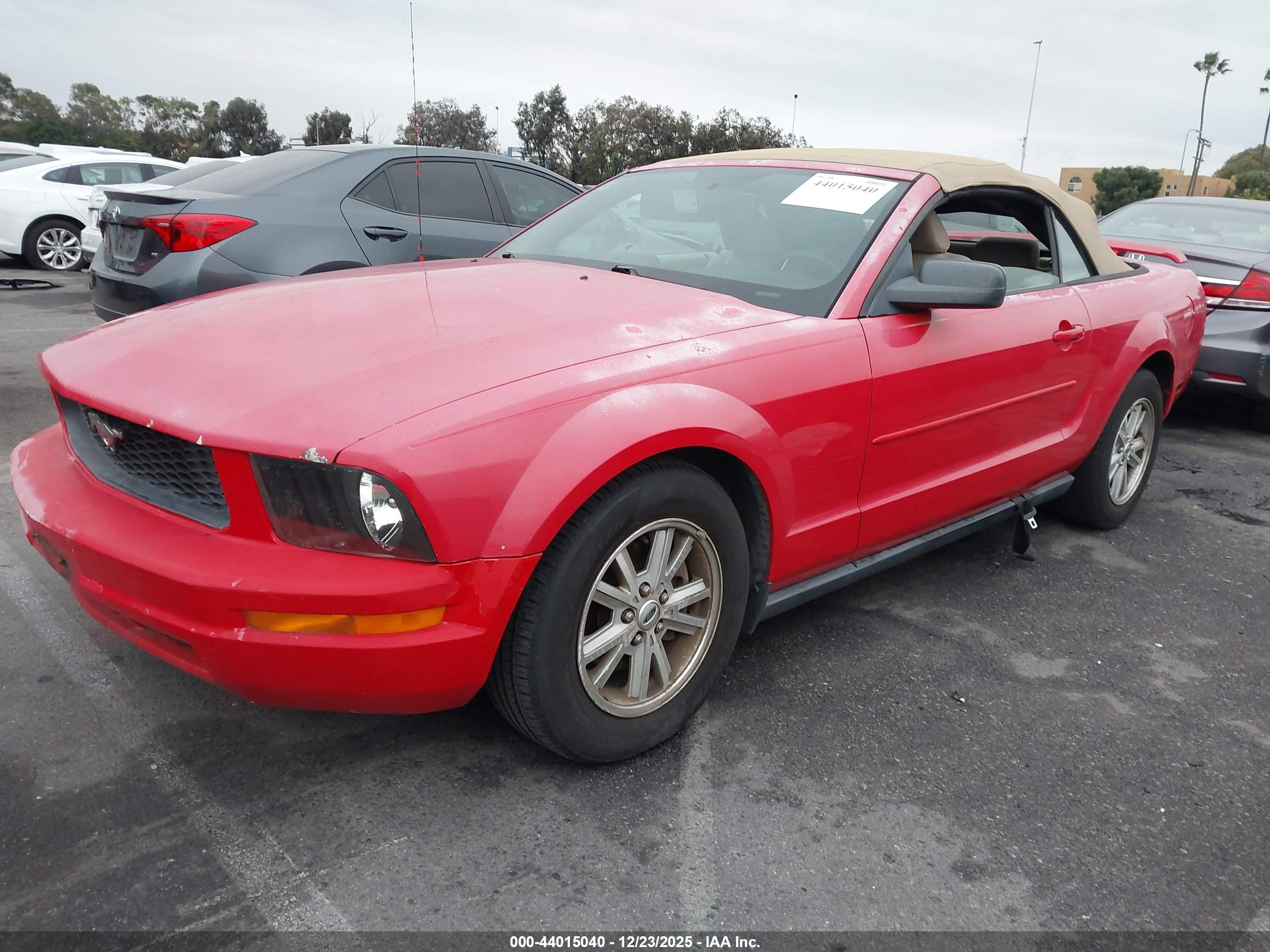 FORD MUSTANG image 2