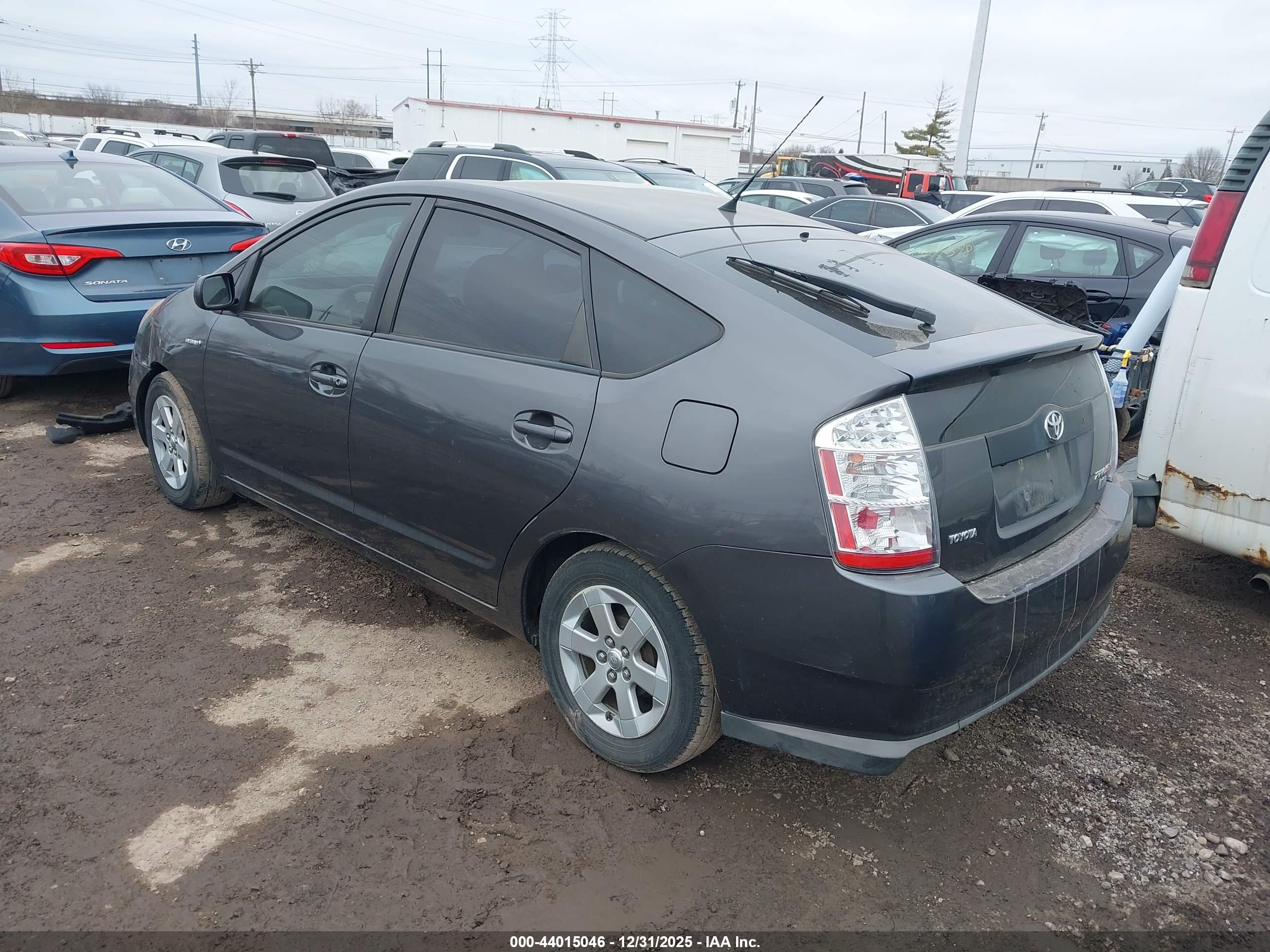 TOYOTA PRIUS image 3