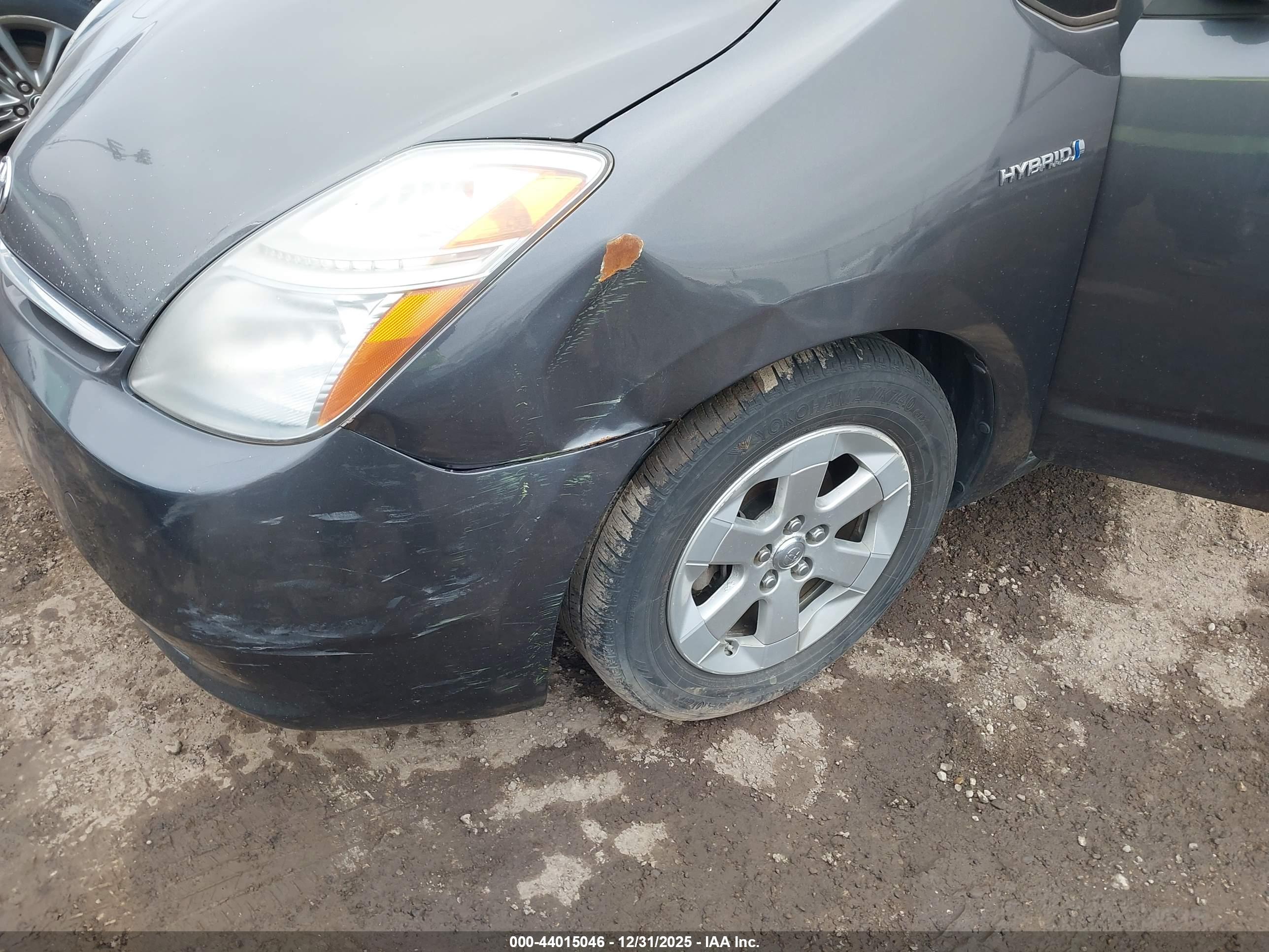 TOYOTA PRIUS image 6