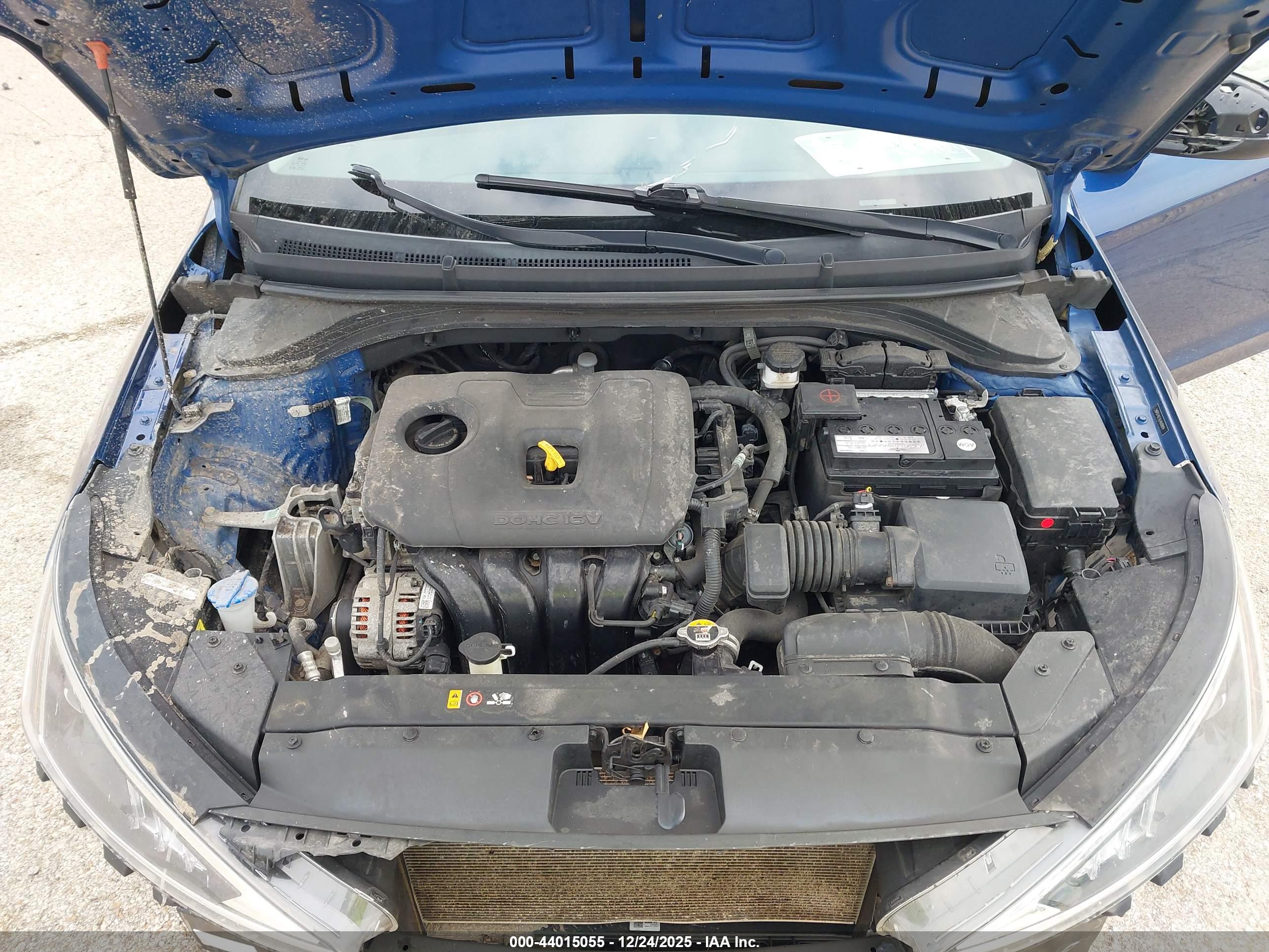 HYUNDAI ELANTRA image 10