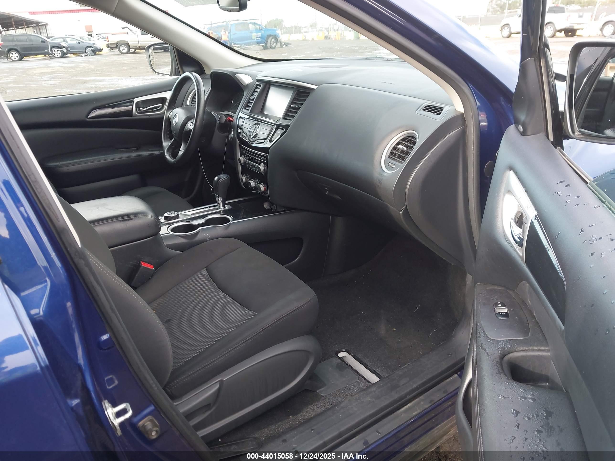 NISSAN PATHFINDER image 5