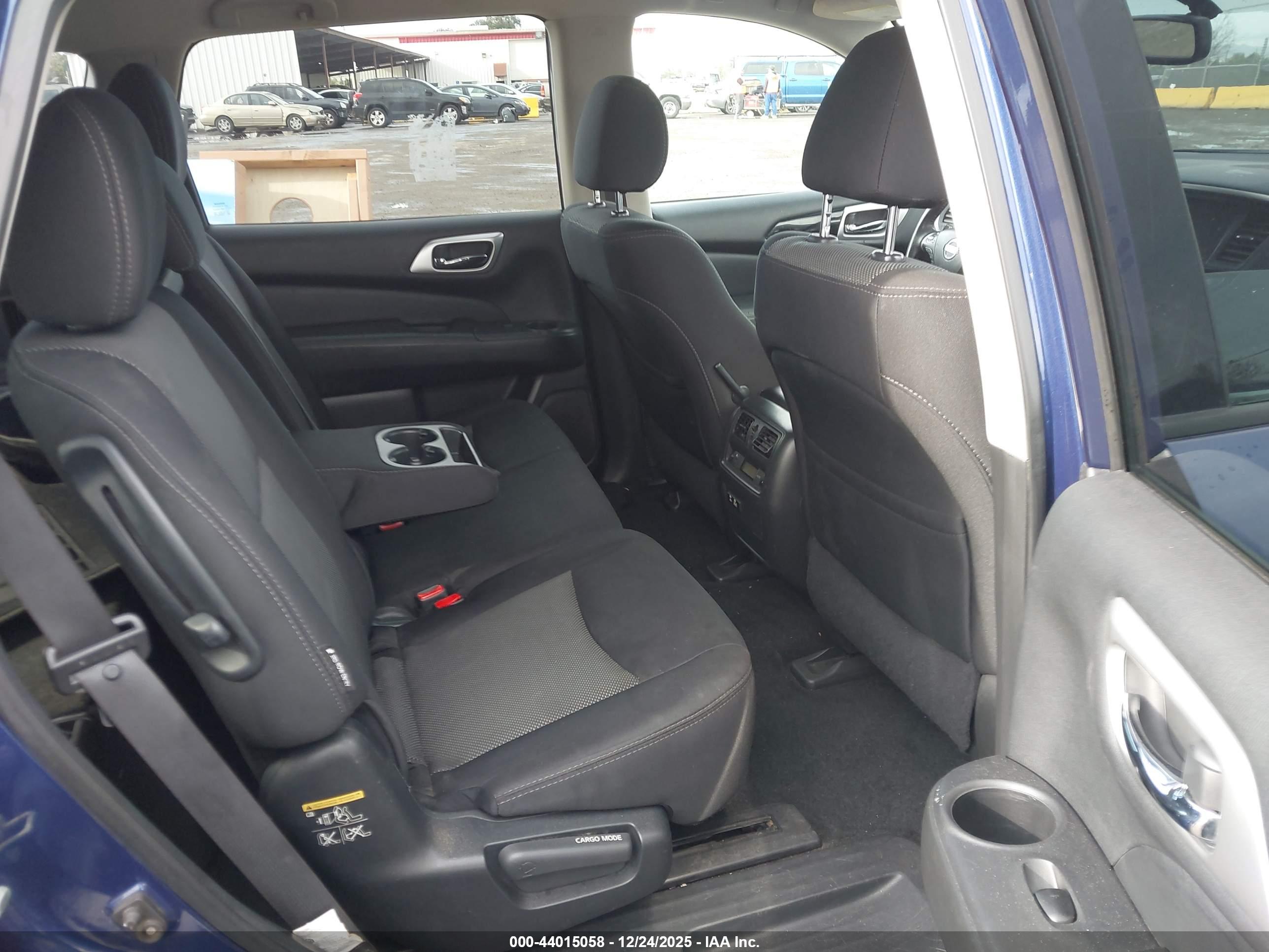 NISSAN PATHFINDER image 8