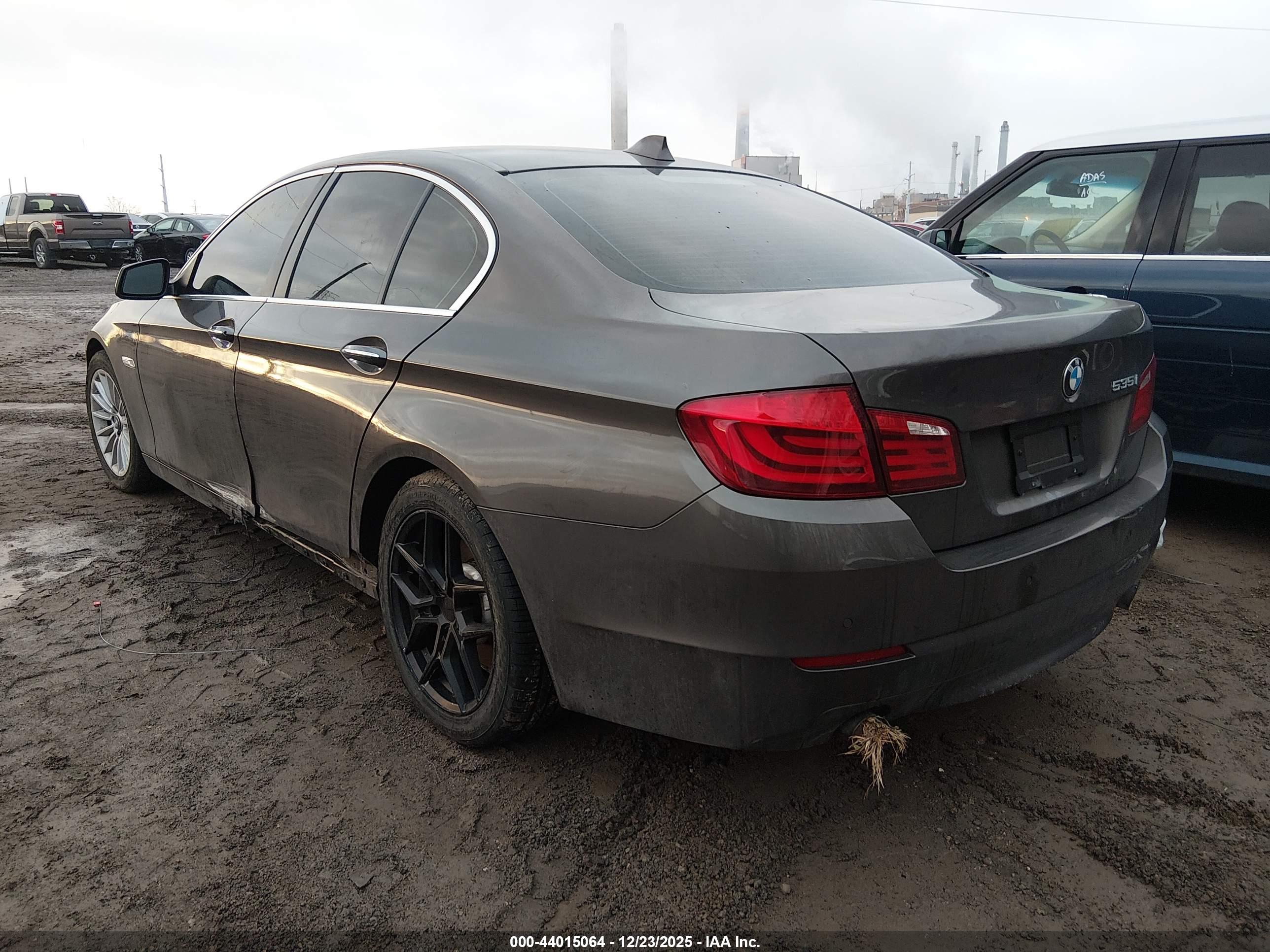 BMW 535I image 3