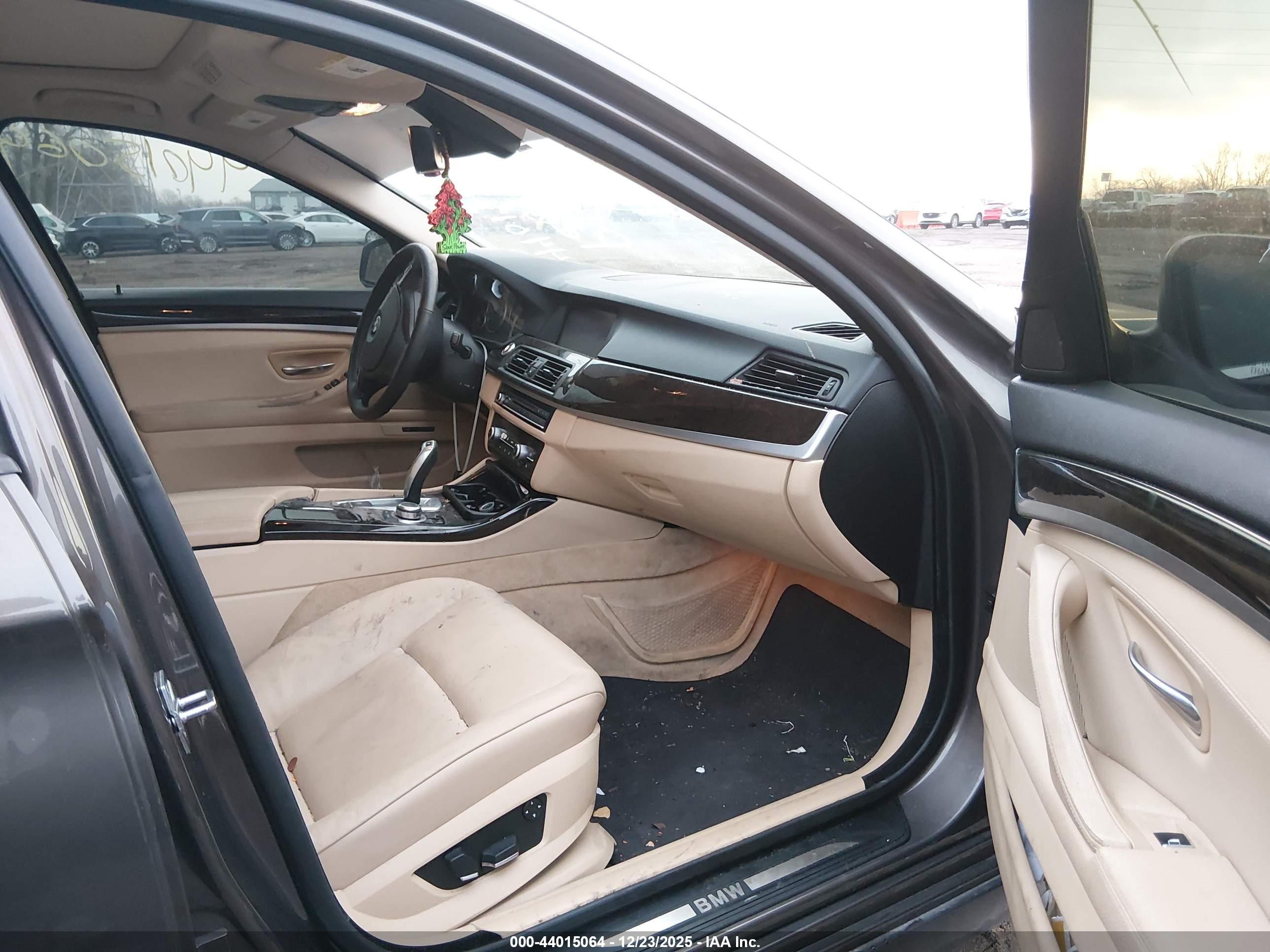 BMW 535I image 5