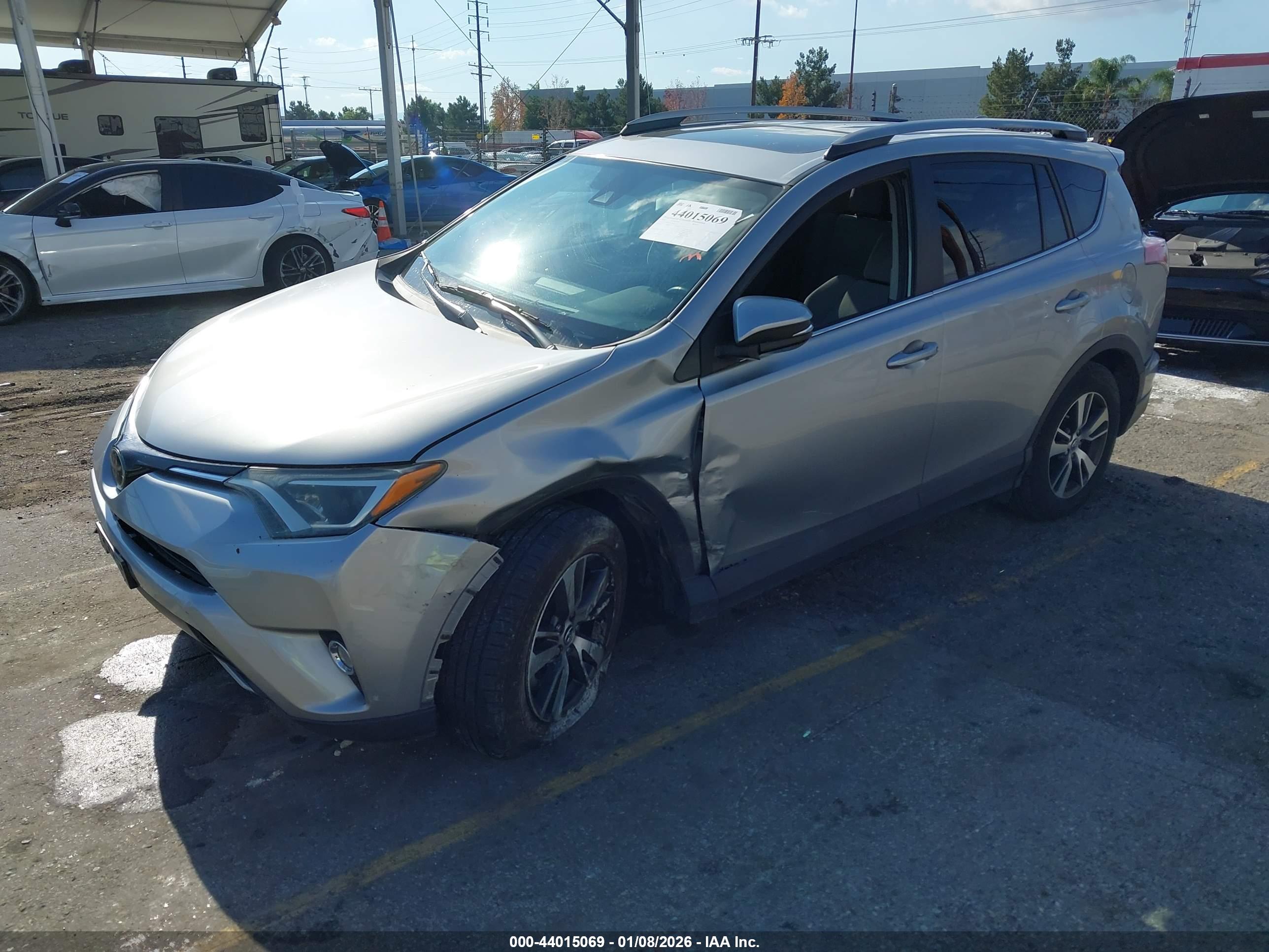 TOYOTA RAV4 image 2