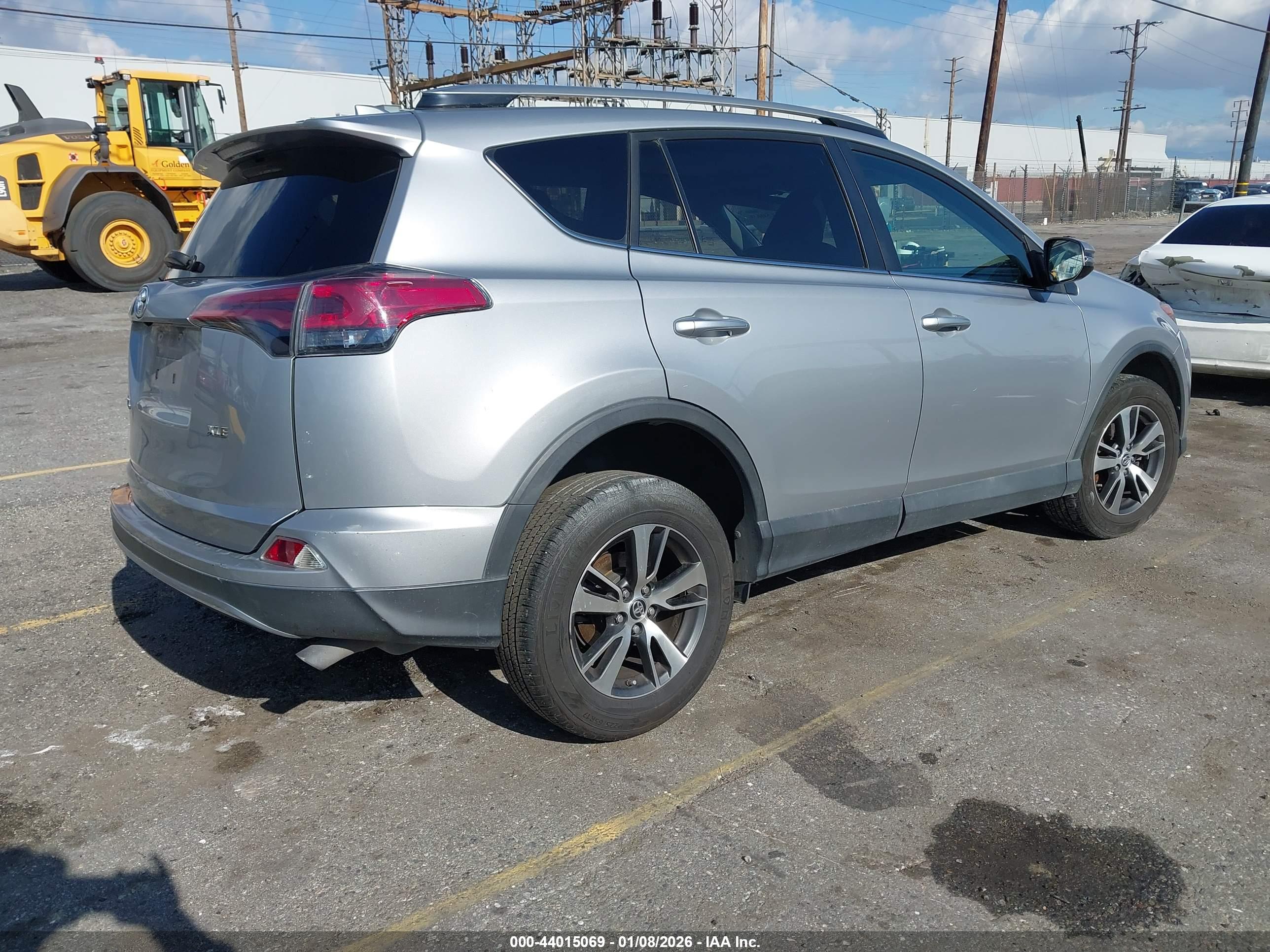 TOYOTA RAV4 image 4