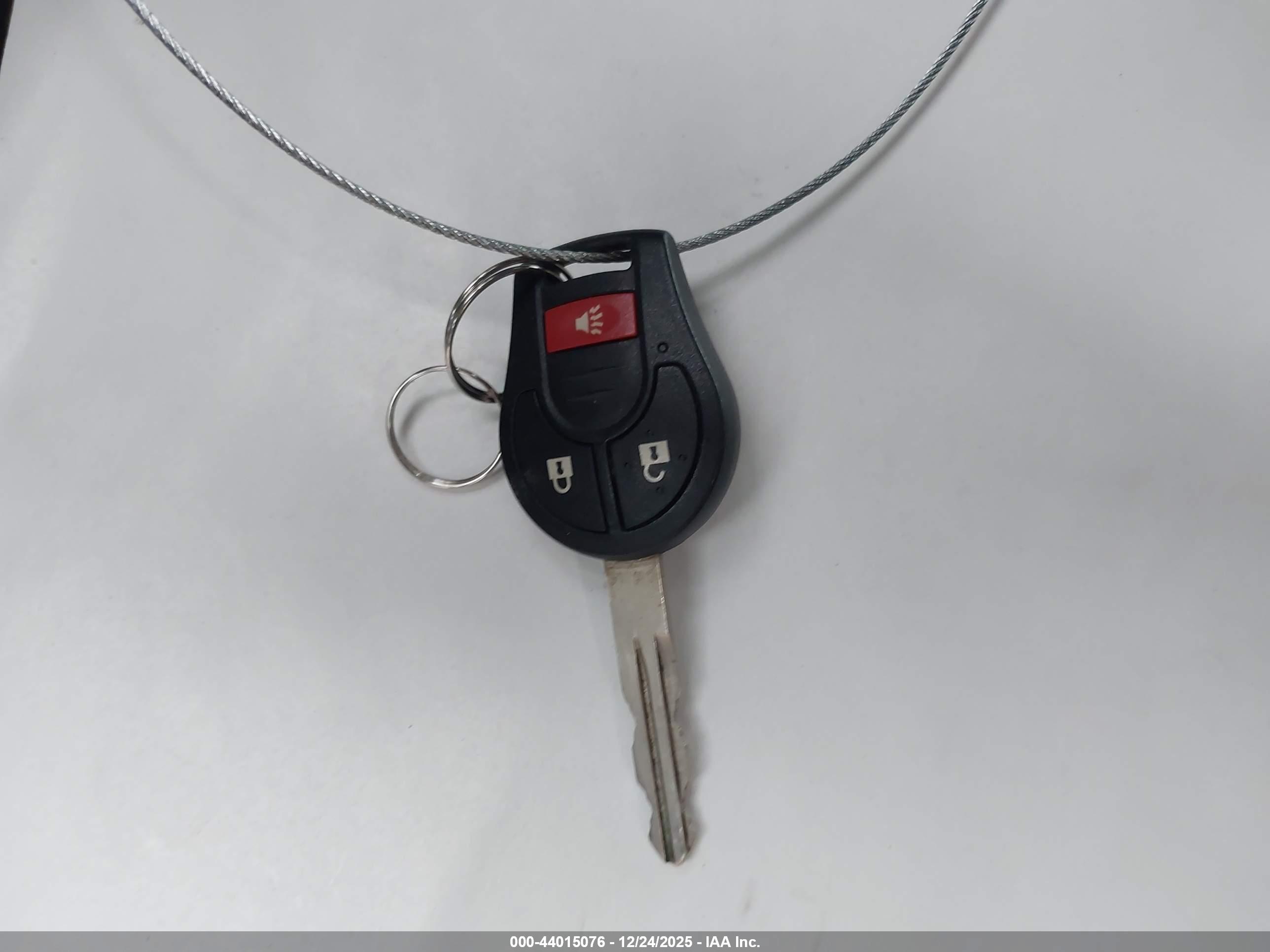 NISSAN VERSA image 11