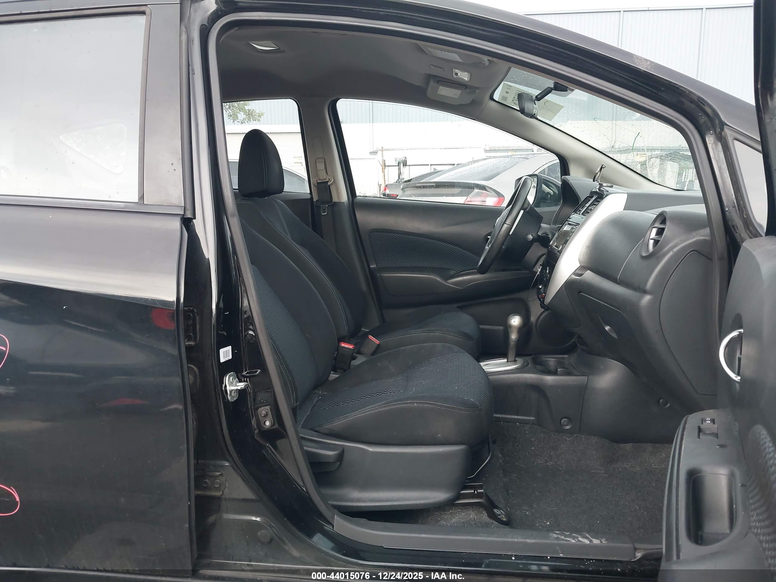 NISSAN VERSA image 5