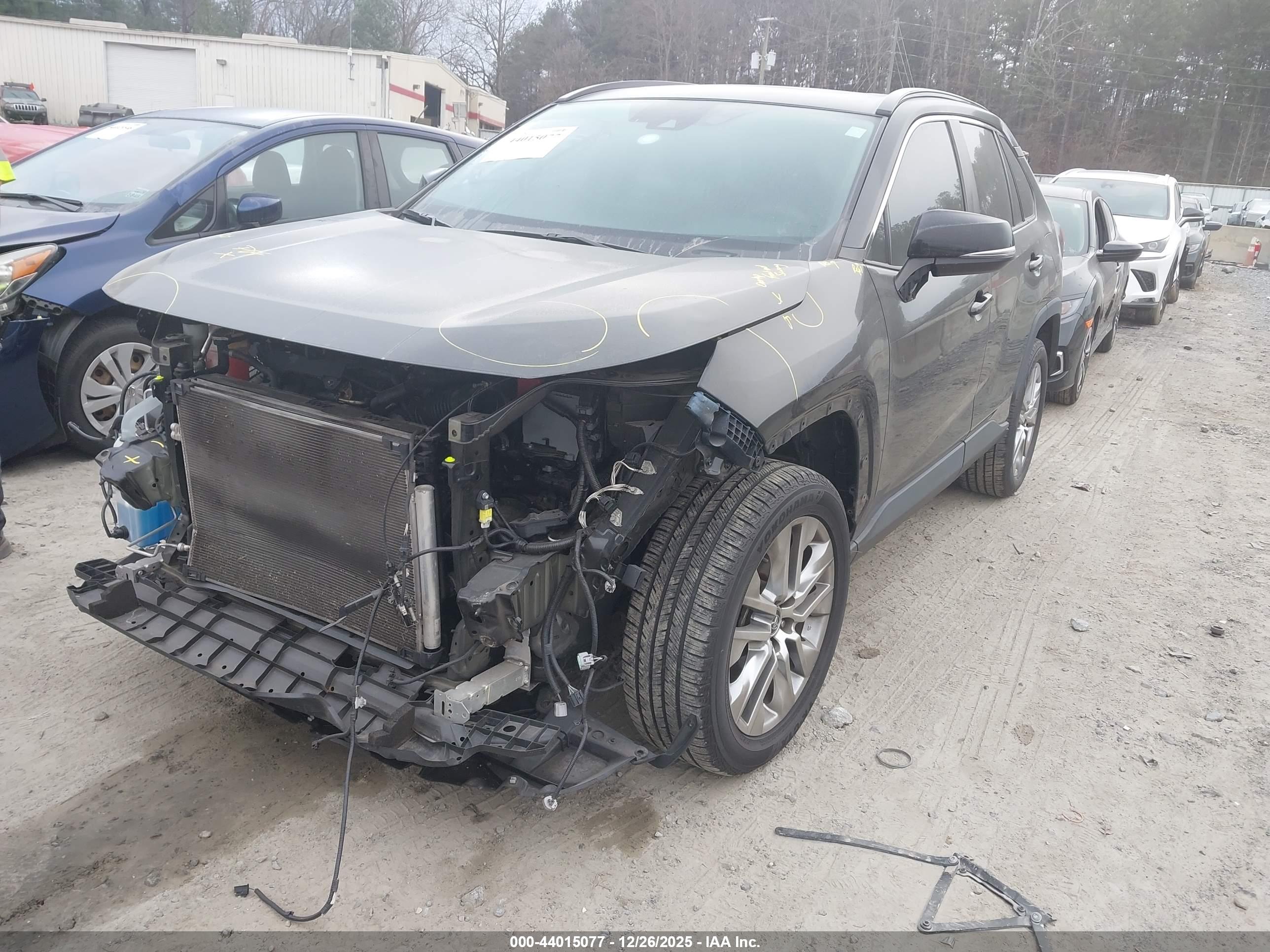 TOYOTA RAV4 image 2