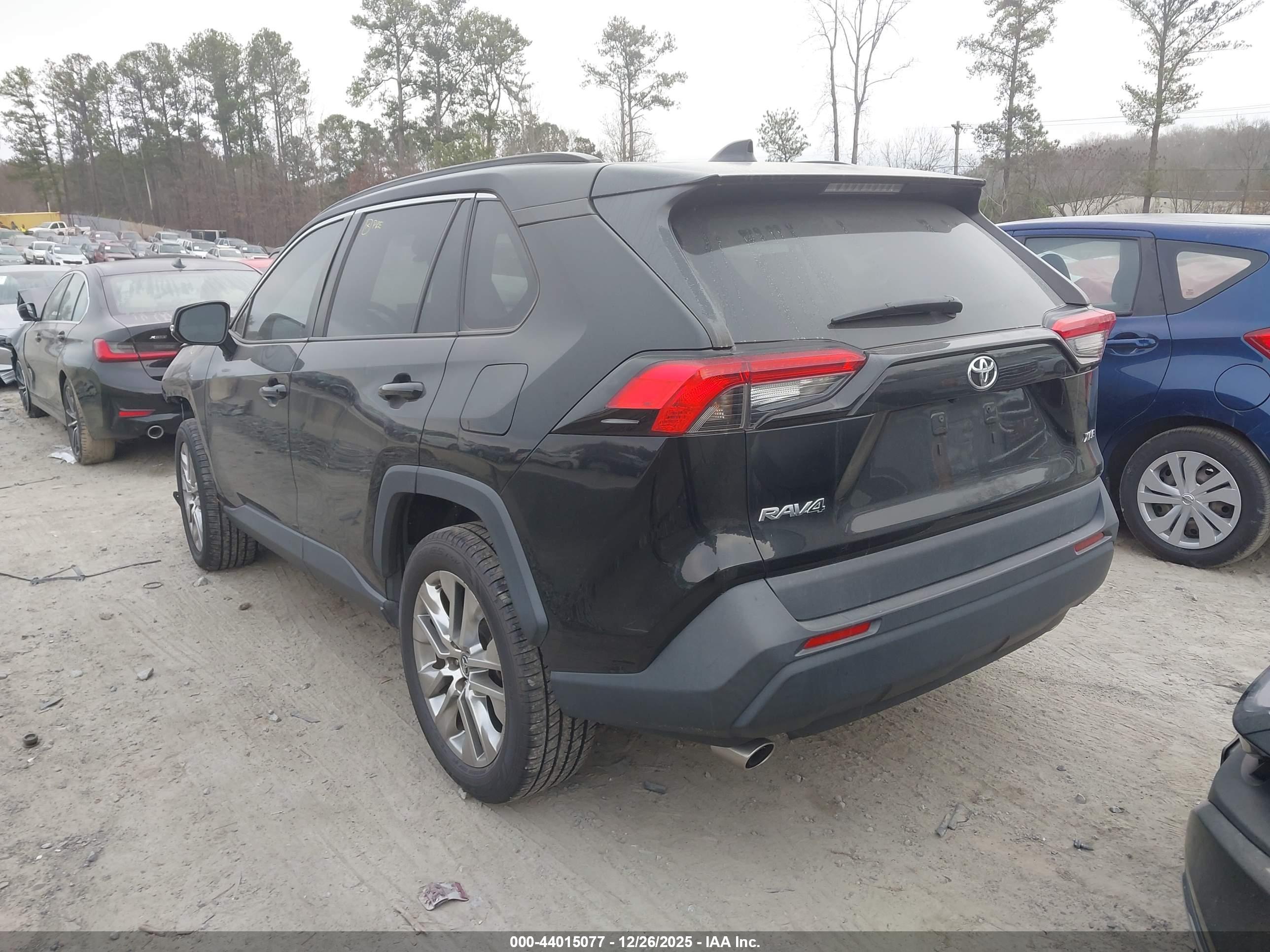 TOYOTA RAV4 image 3