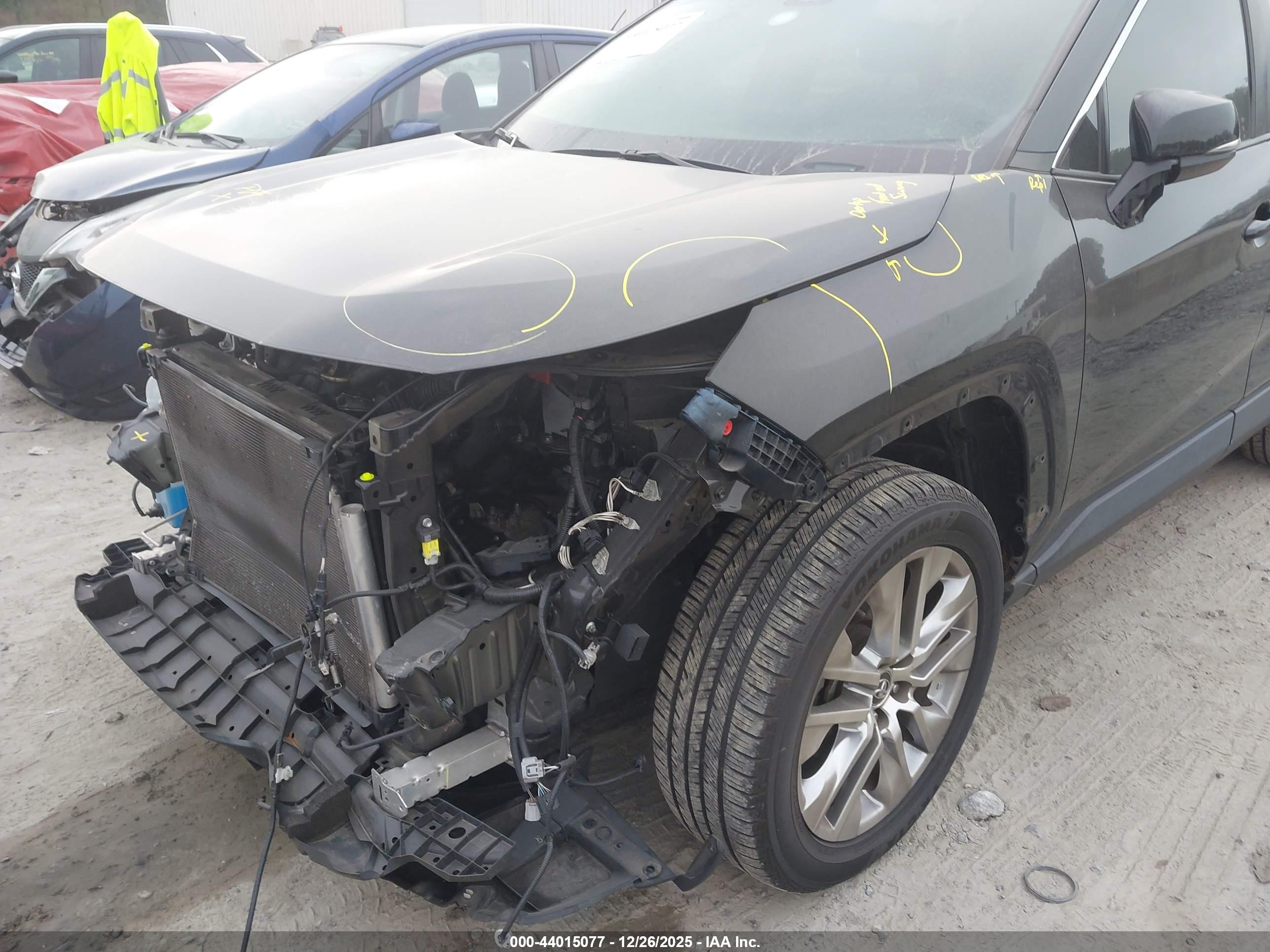TOYOTA RAV4 image 6