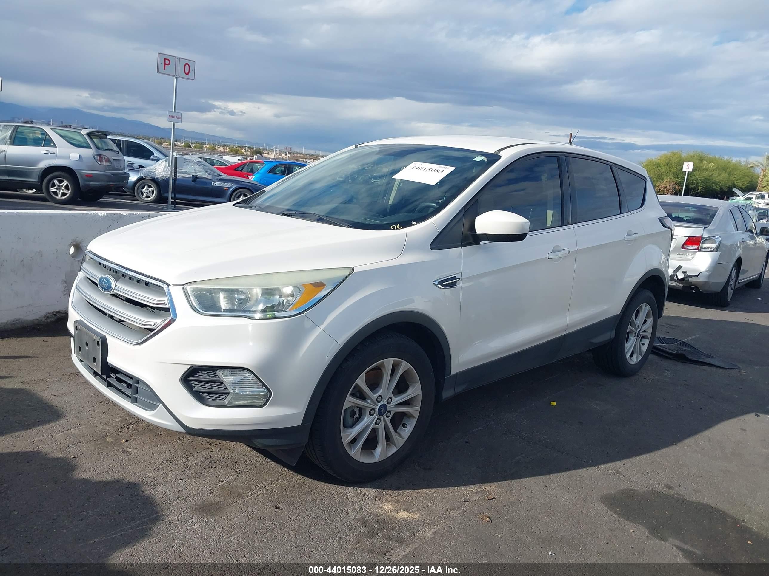 FORD ESCAPE image 2