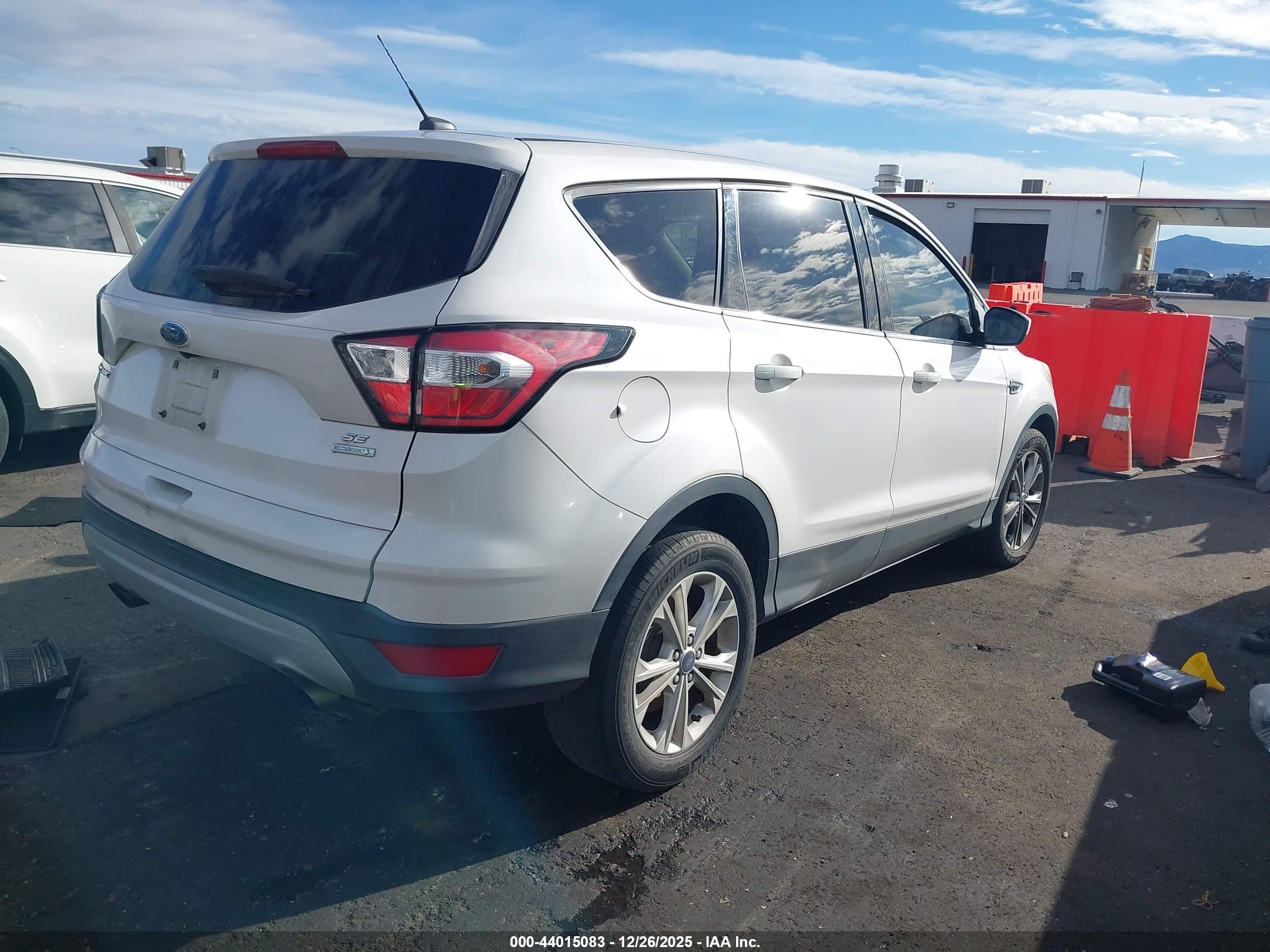FORD ESCAPE image 4