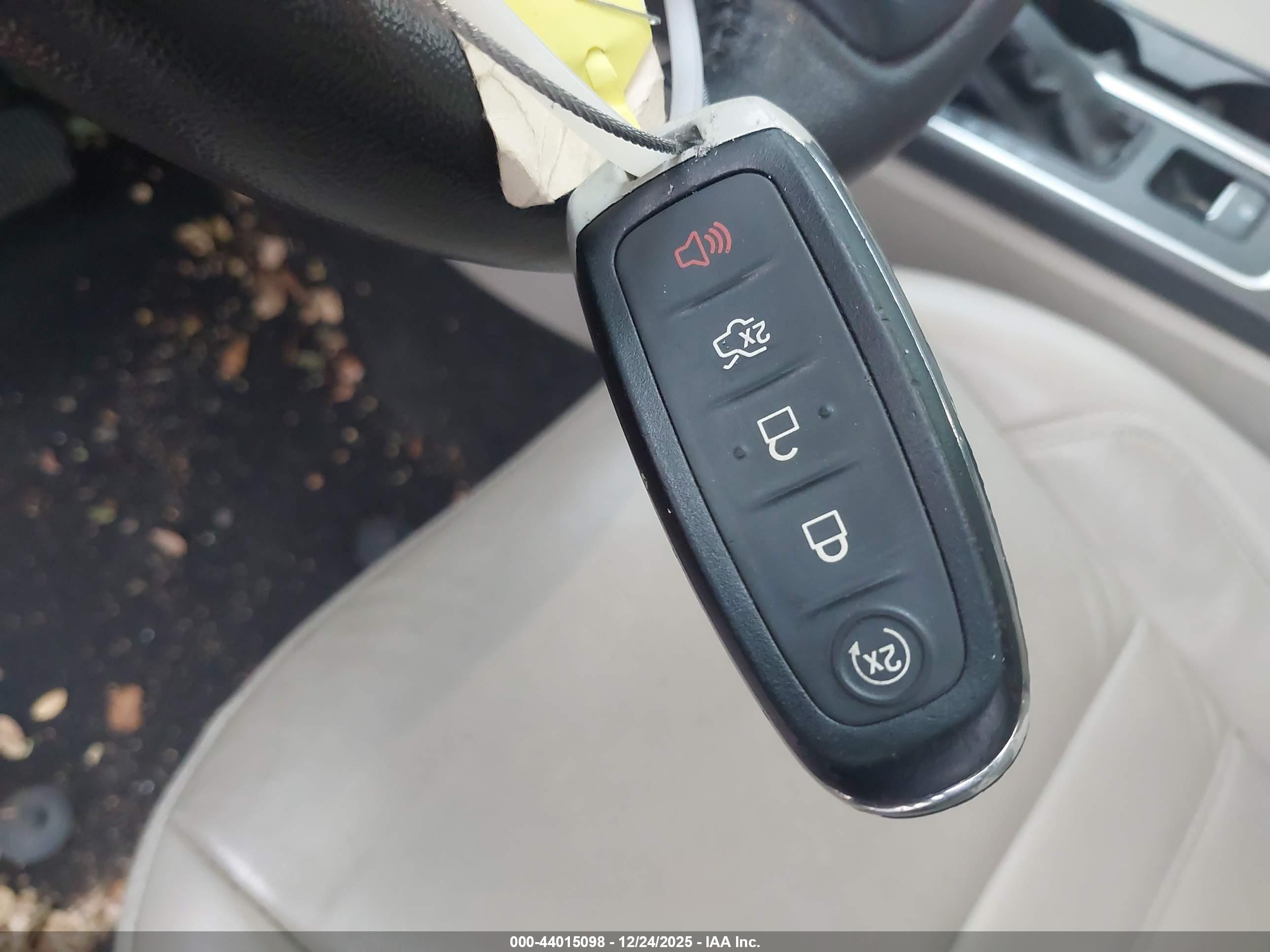 FORD ESCAPE image 11