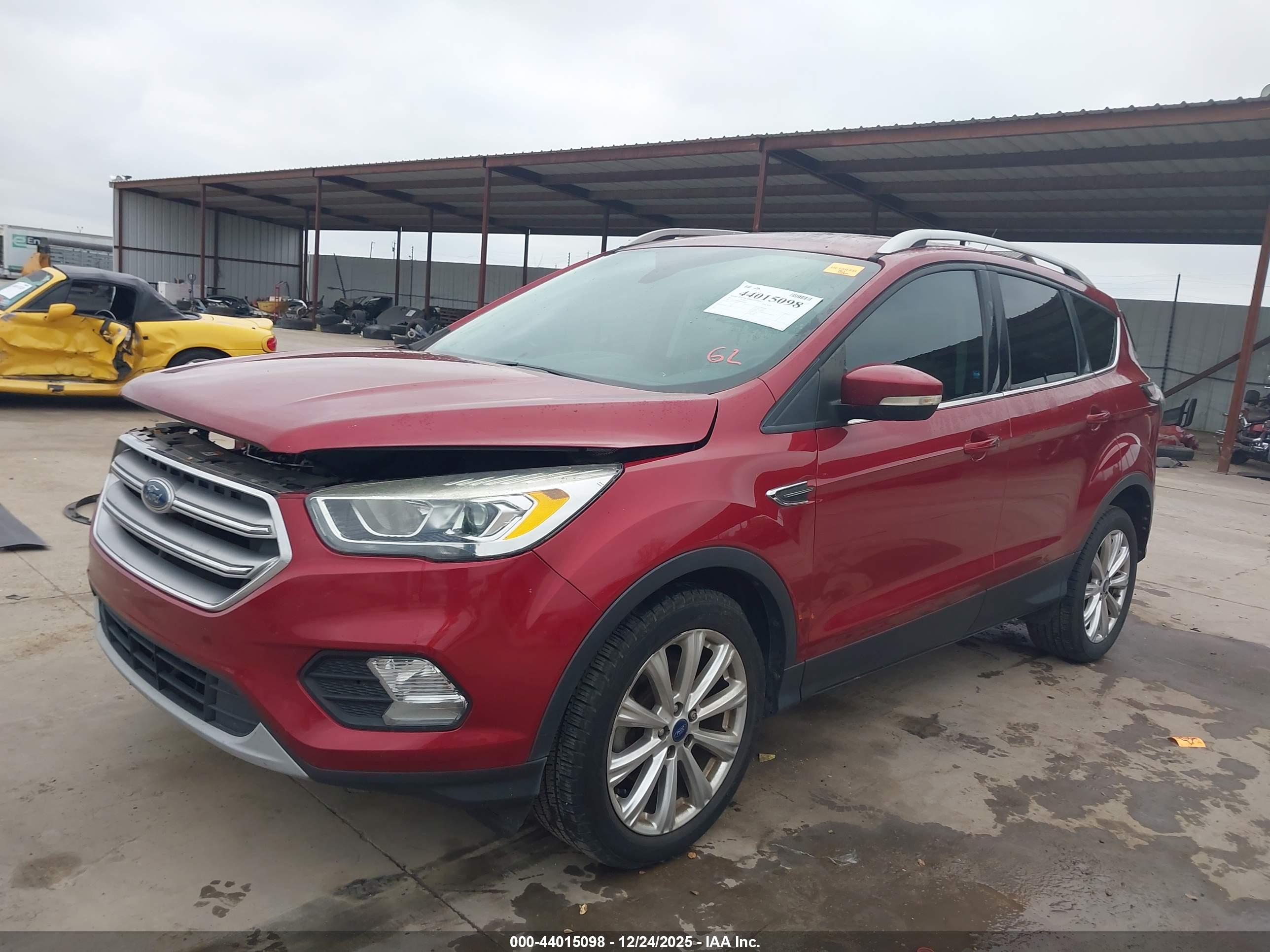 FORD ESCAPE image 2