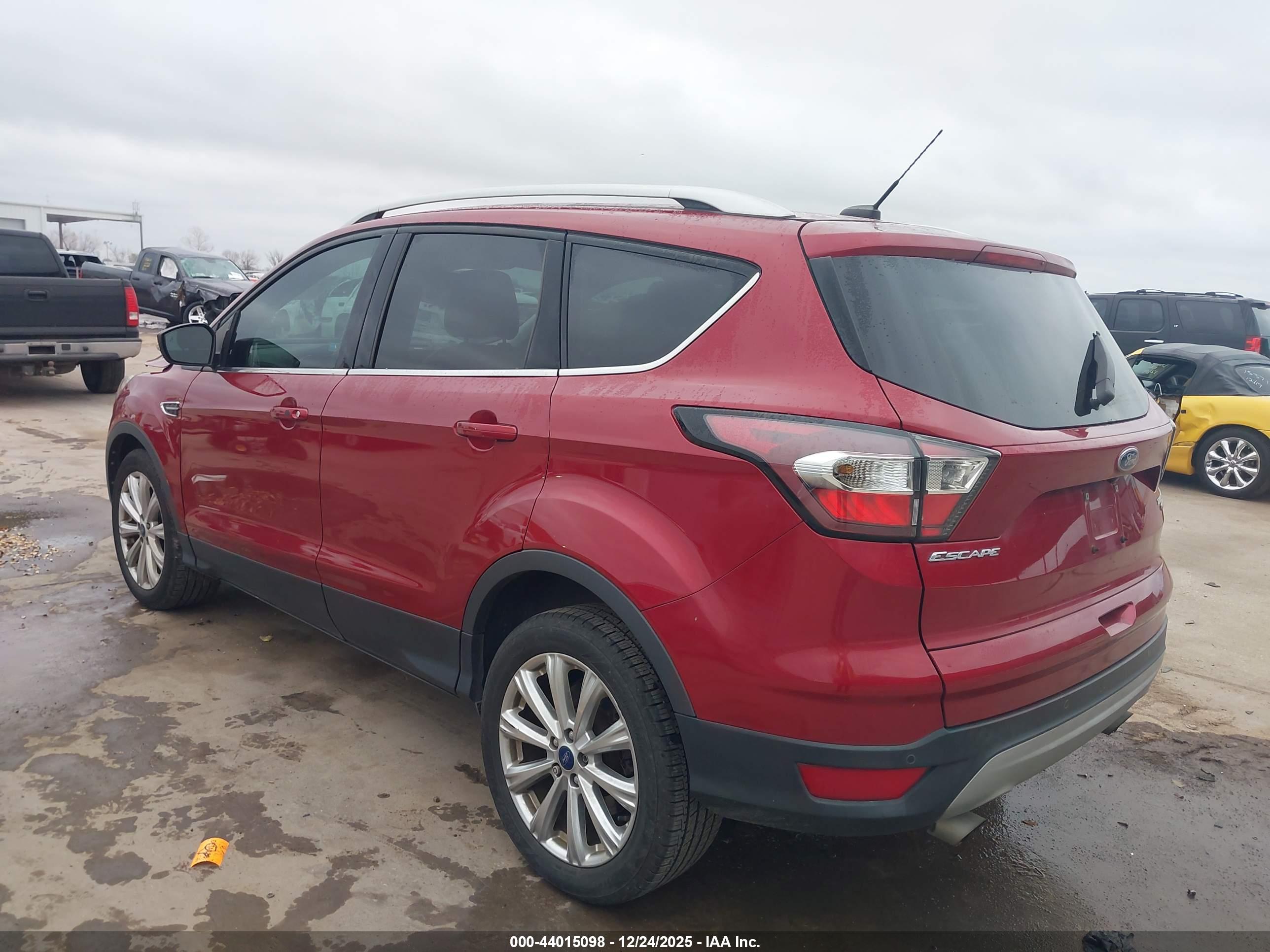 FORD ESCAPE image 3