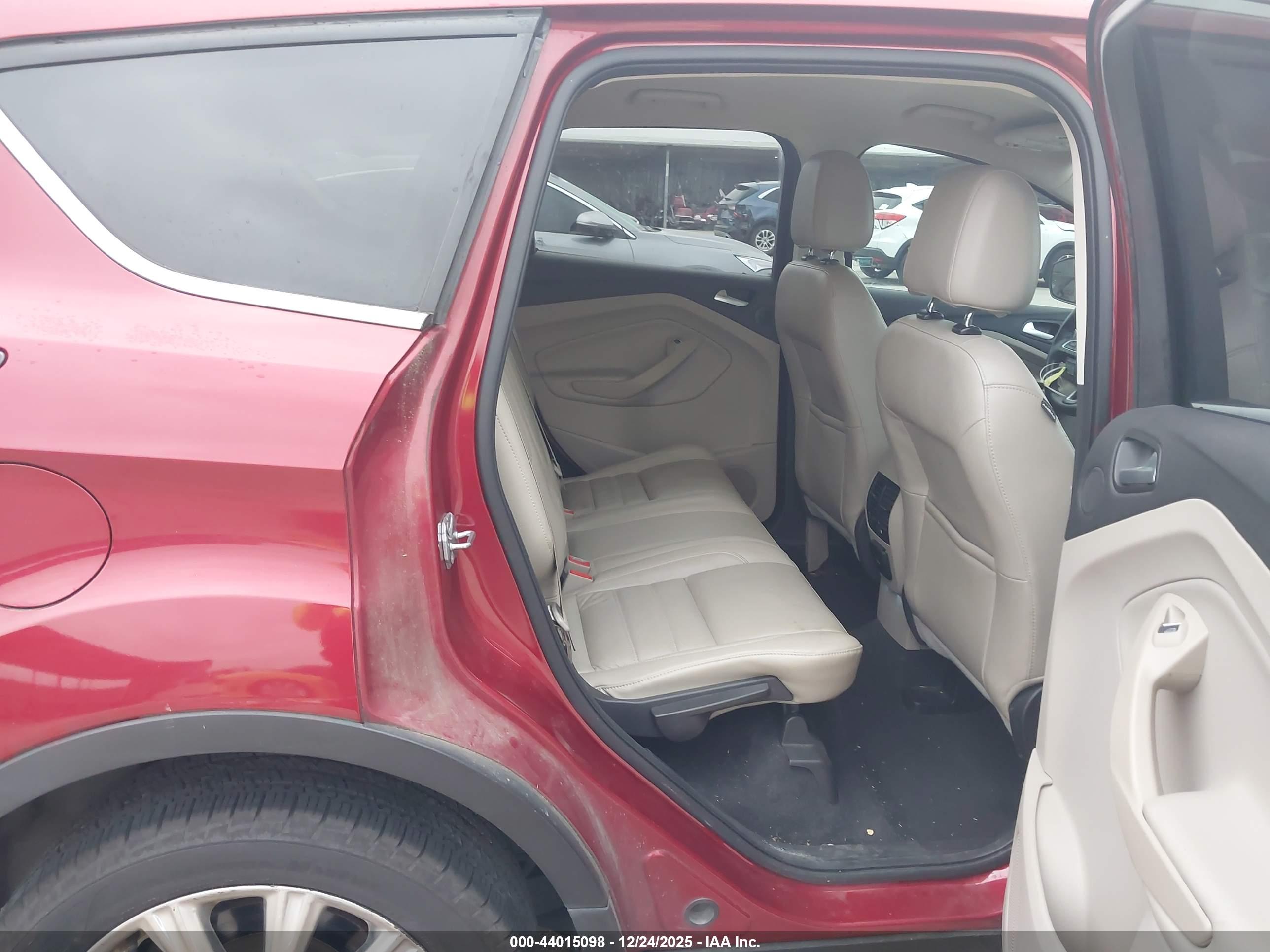 FORD ESCAPE image 8