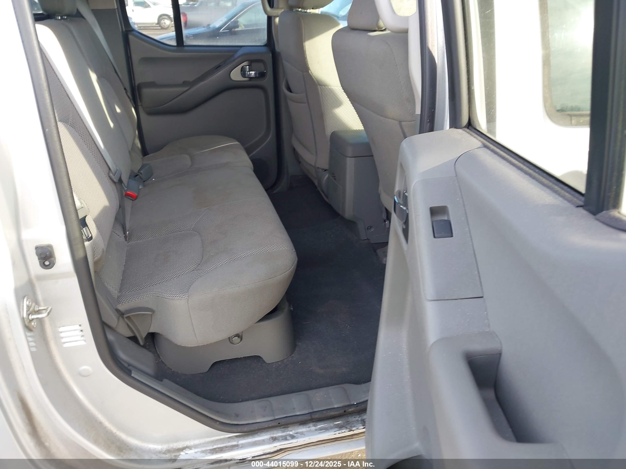 NISSAN FRONTIER image 8