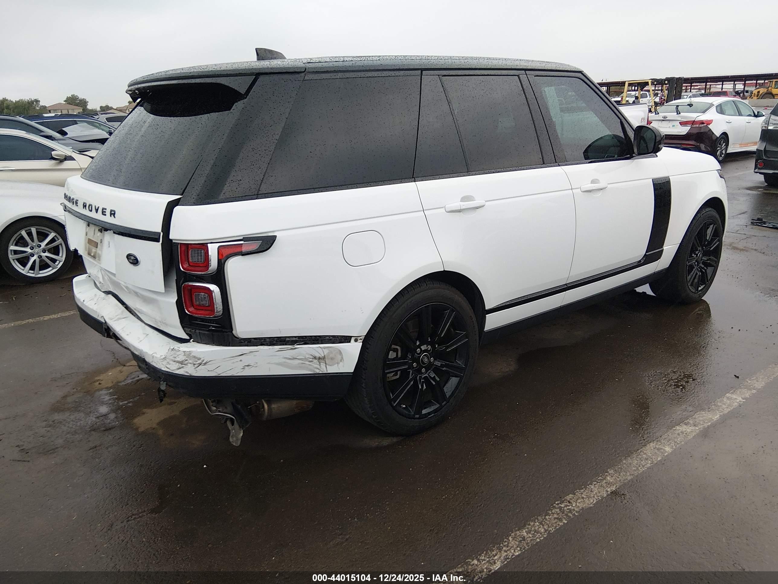 LAND ROVER image 4