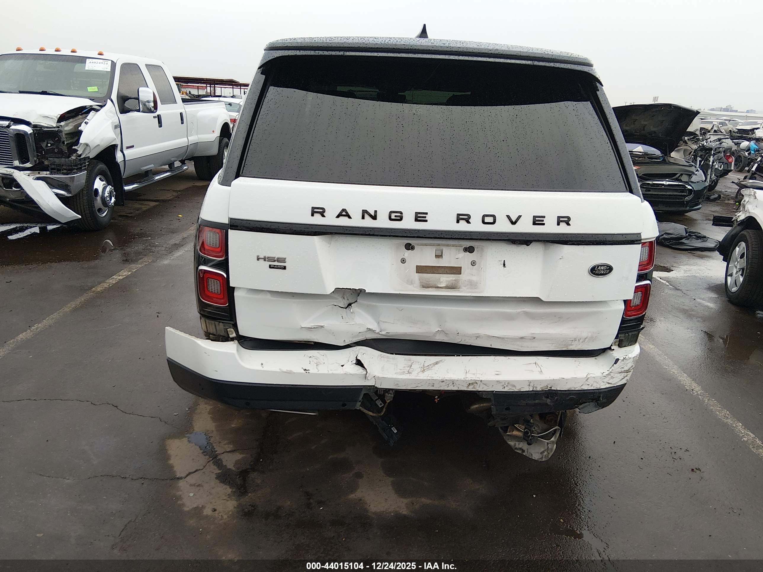 LAND ROVER image 6