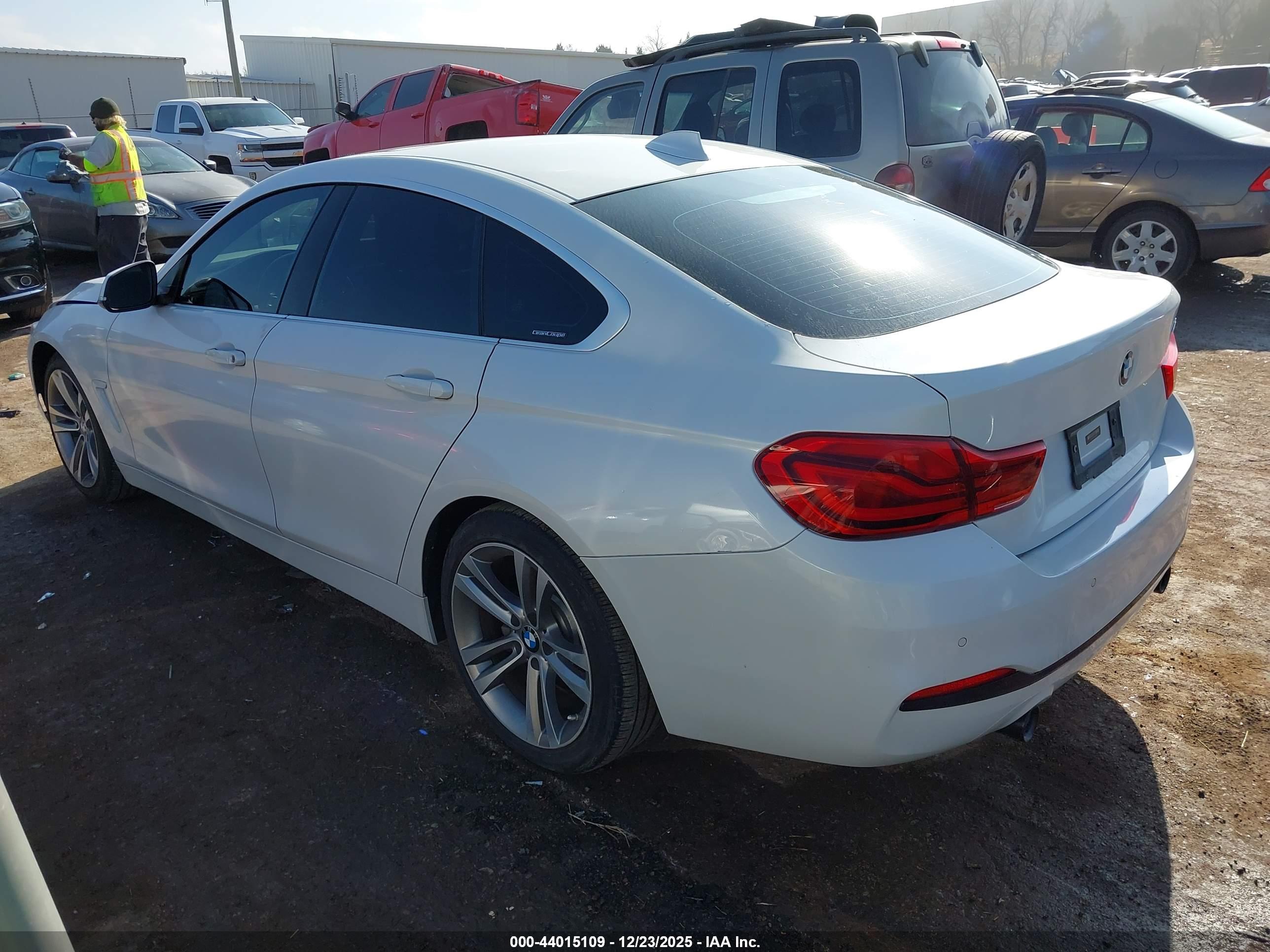 BMW 440I image 3