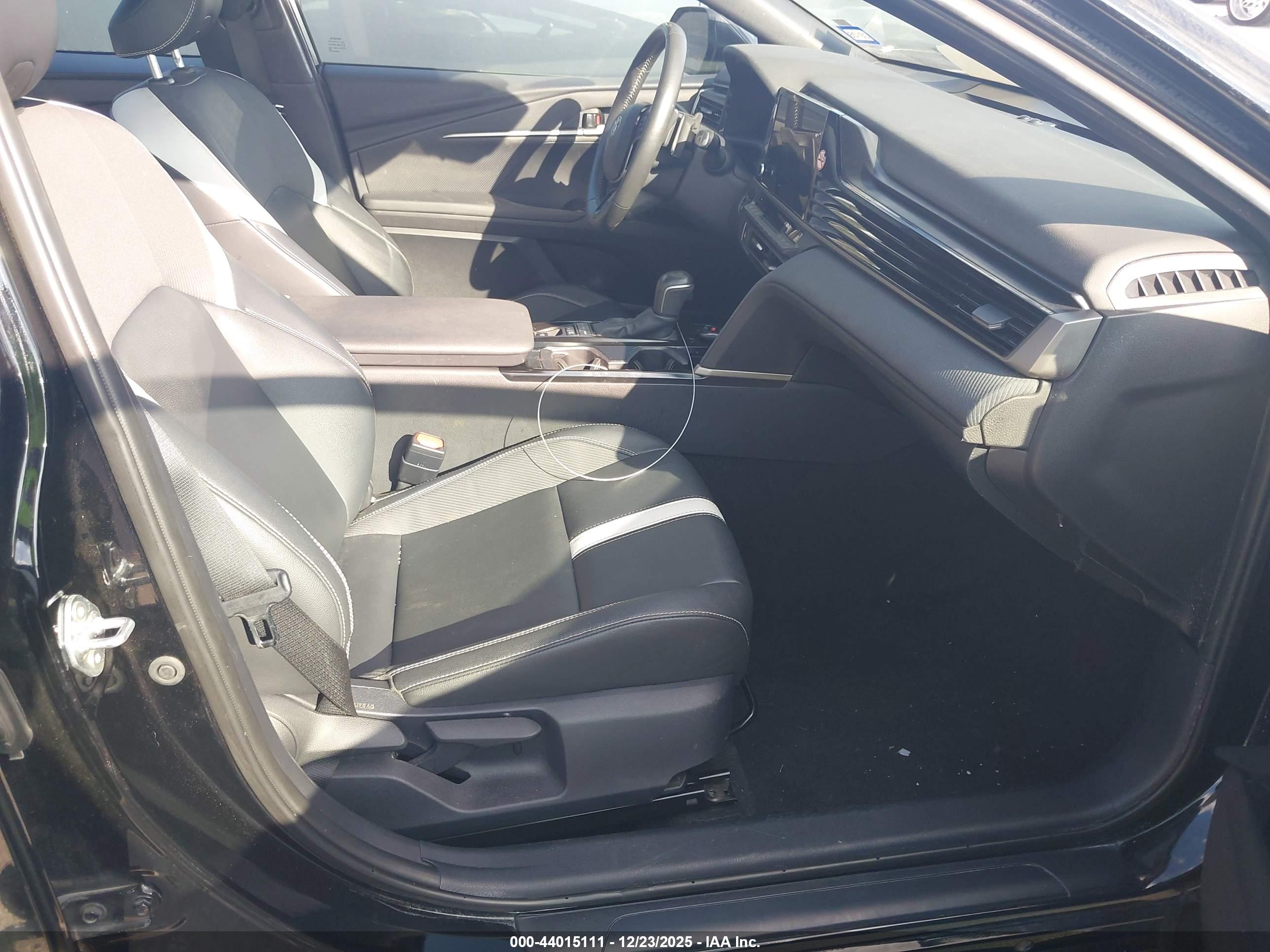 TOYOTA CAMRY image 5
