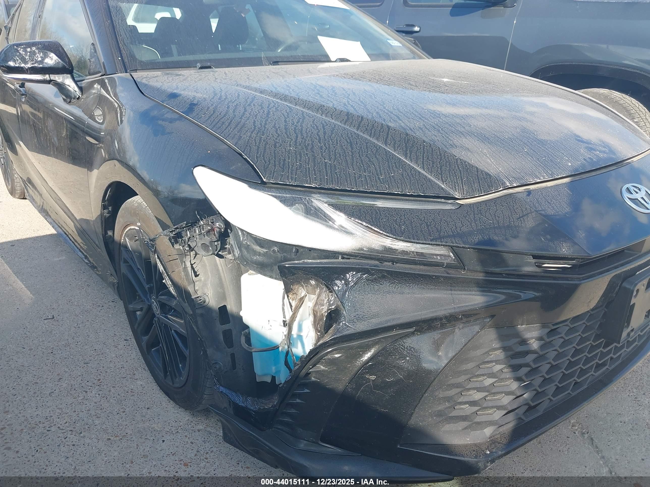 TOYOTA CAMRY image 6