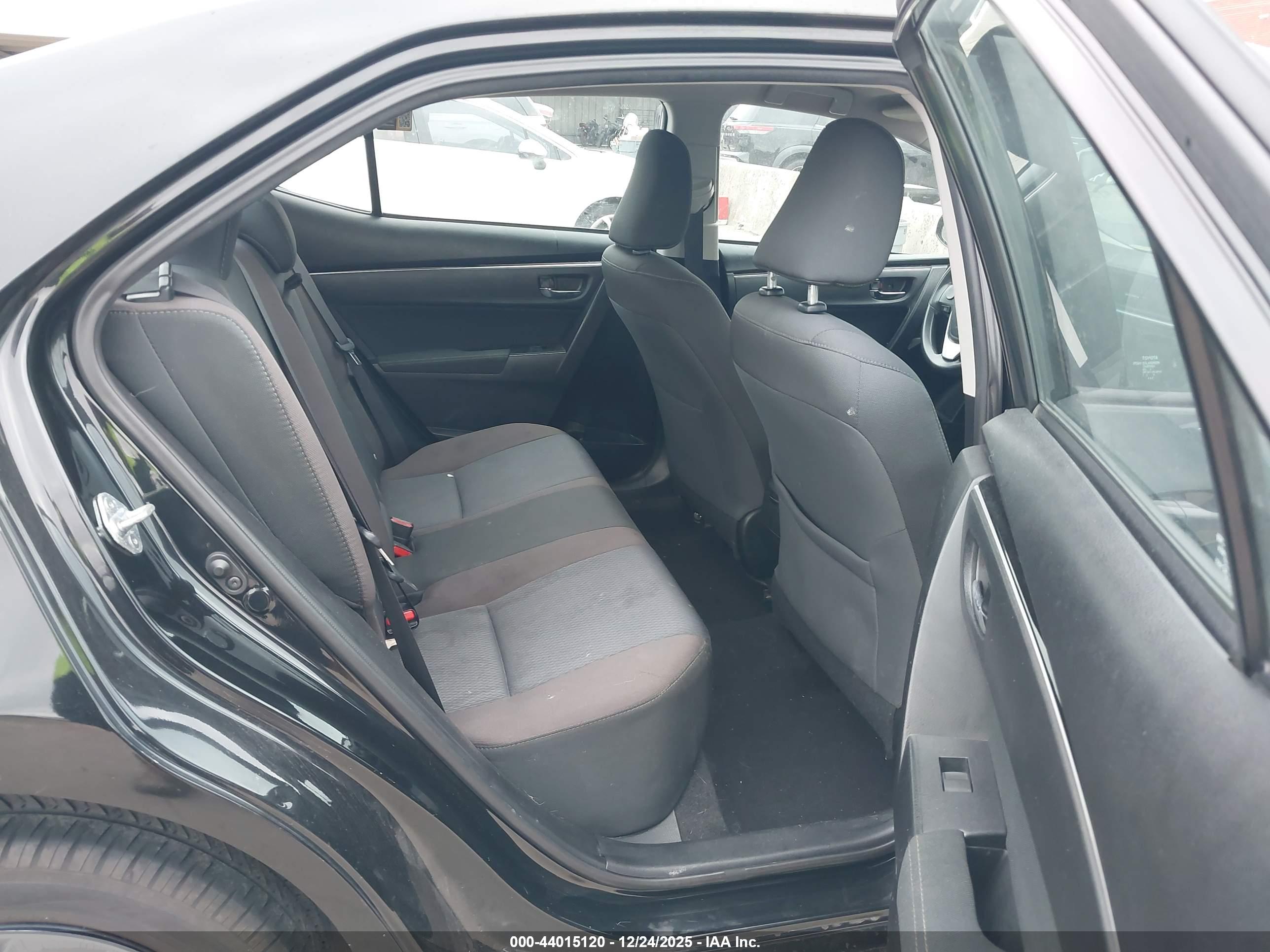 TOYOTA COROLLA image 8
