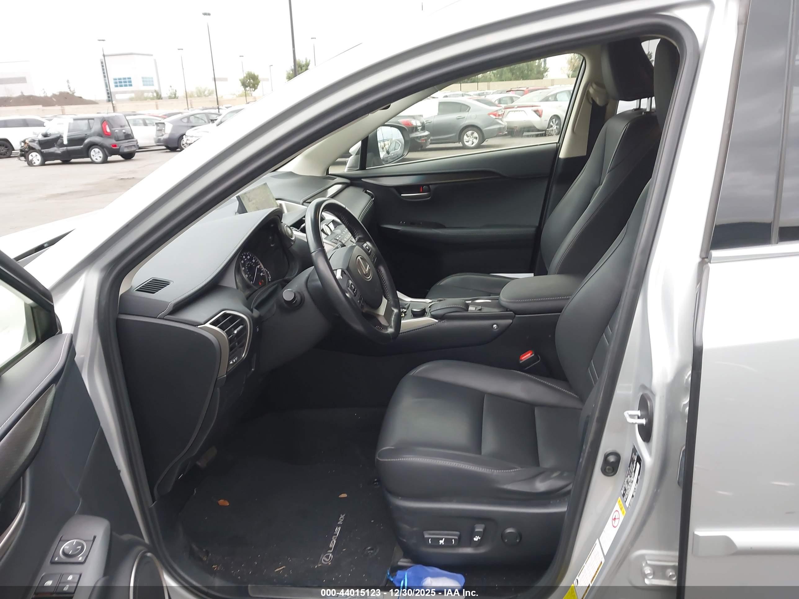 LEXUS NX image 5