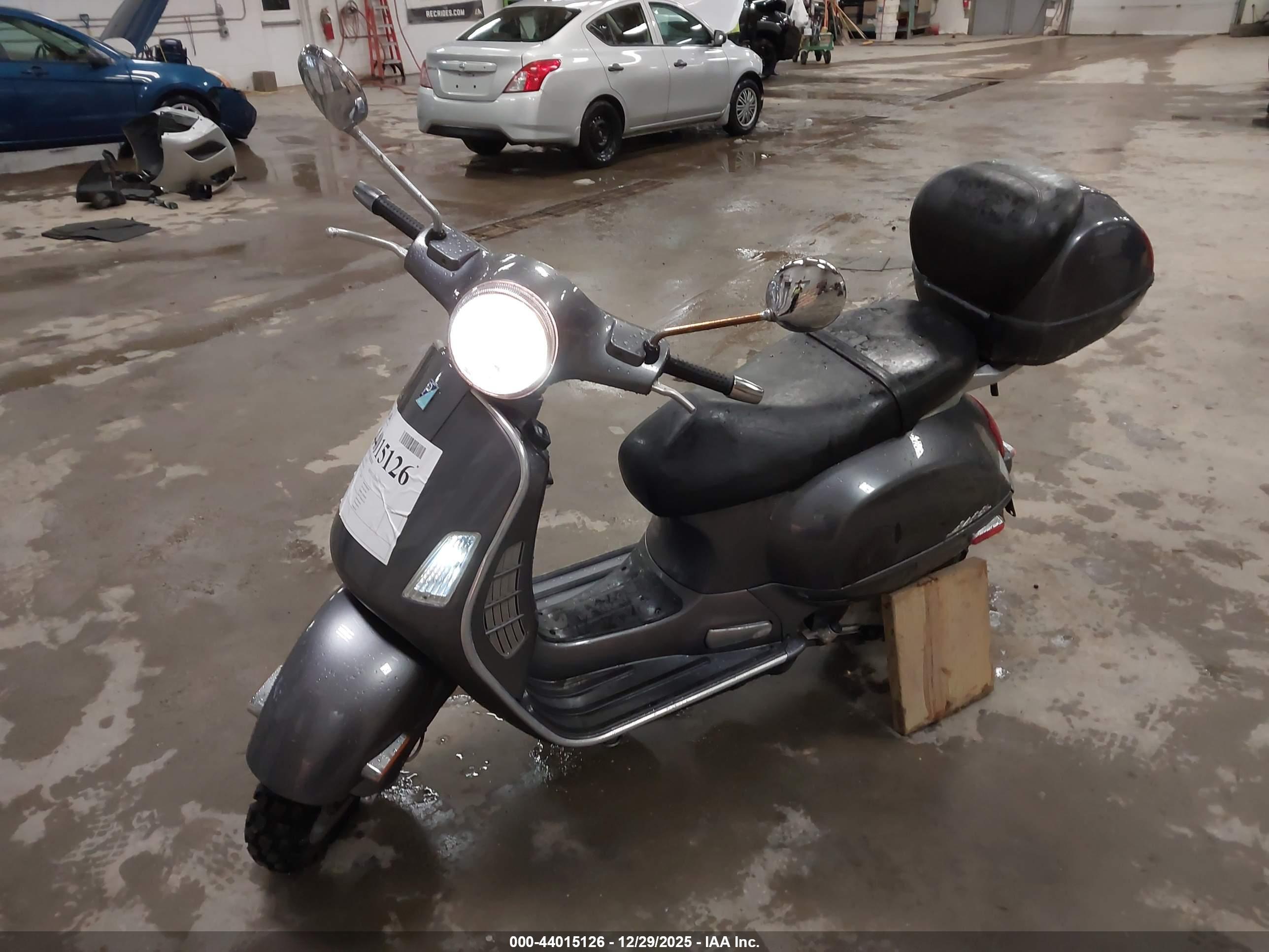 VESPA GRANTURISMO image 2