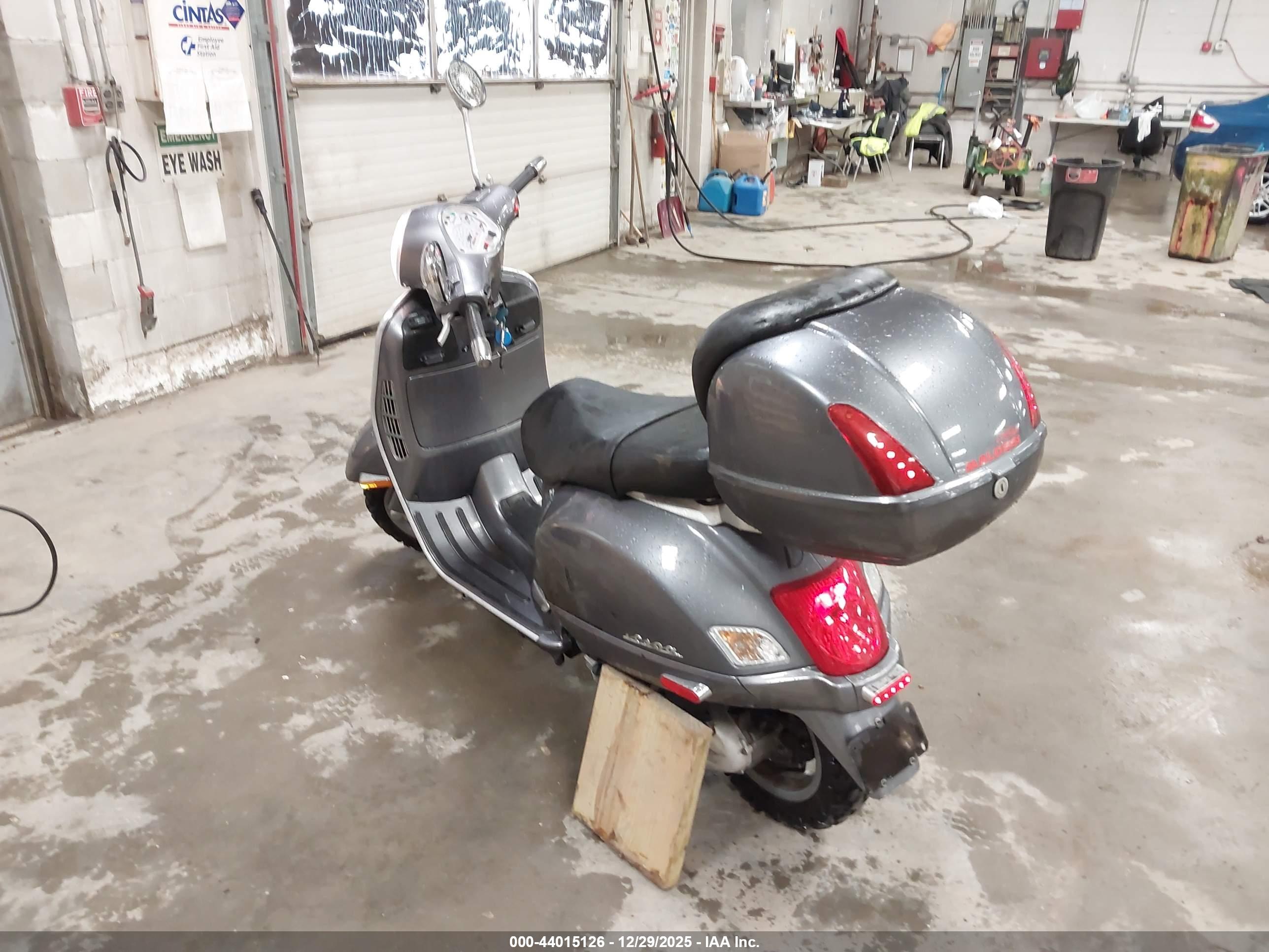 VESPA GRANTURISMO image 3