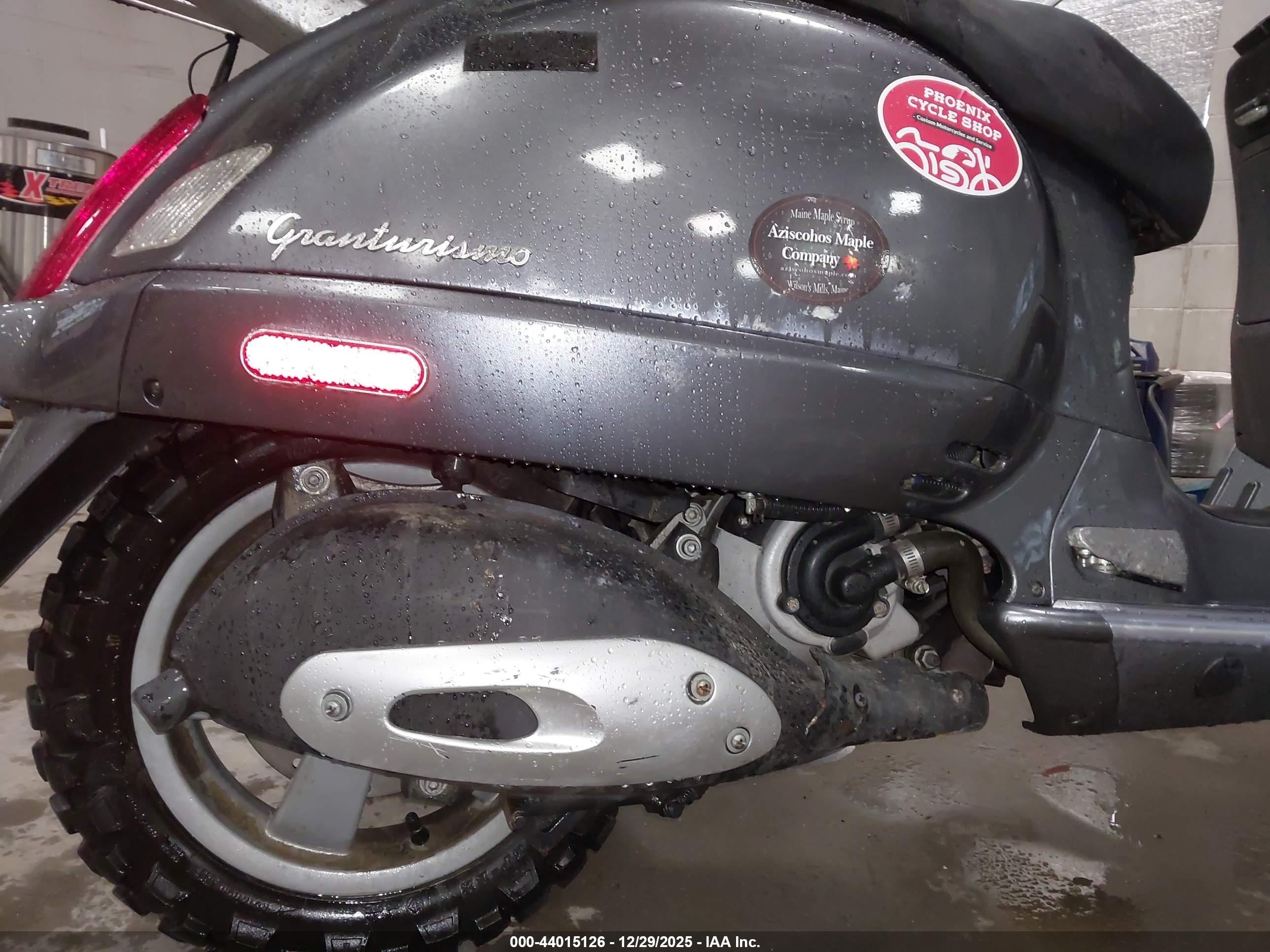 VESPA GRANTURISMO image 8
