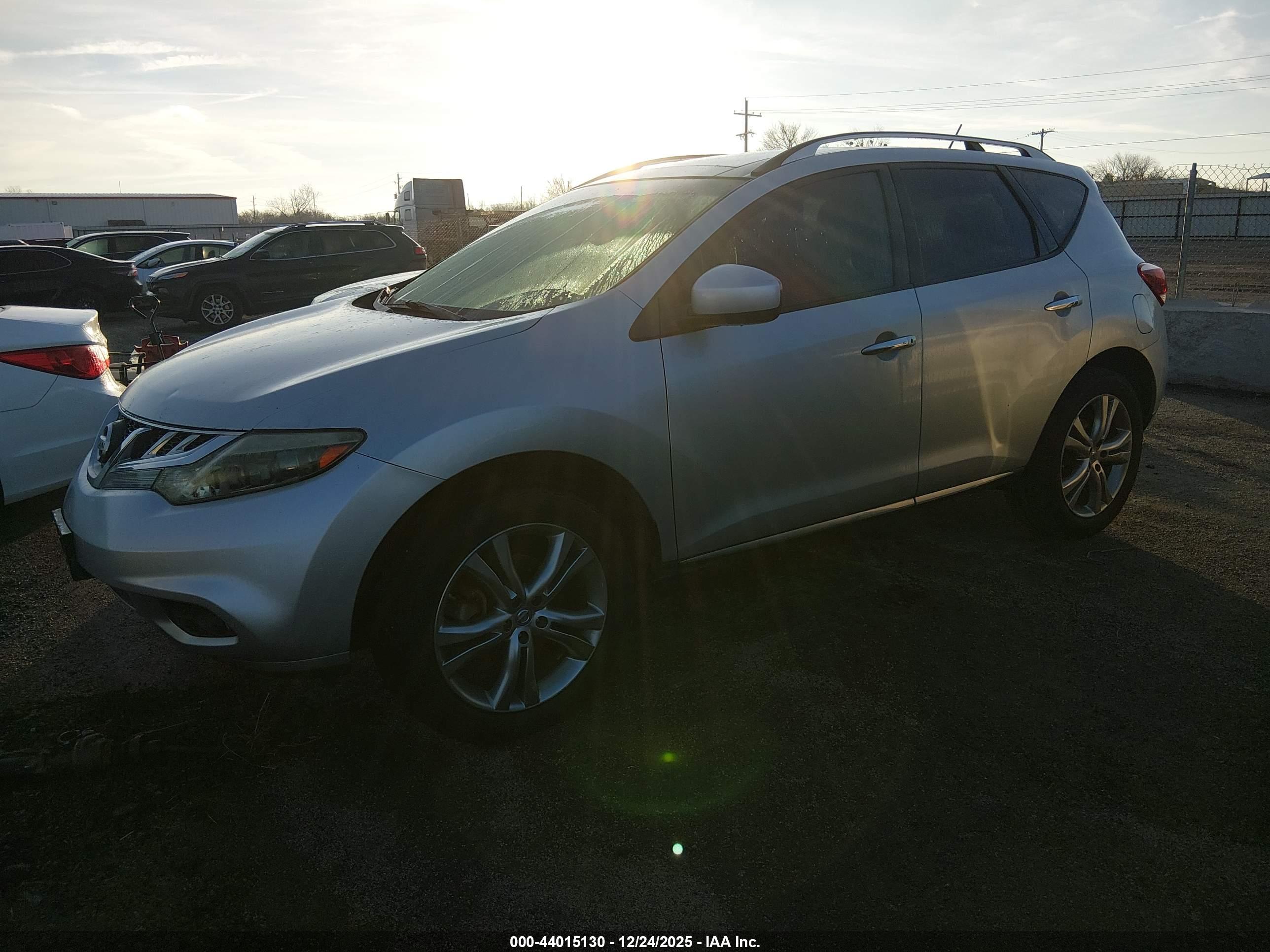 NISSAN MURANO image 2
