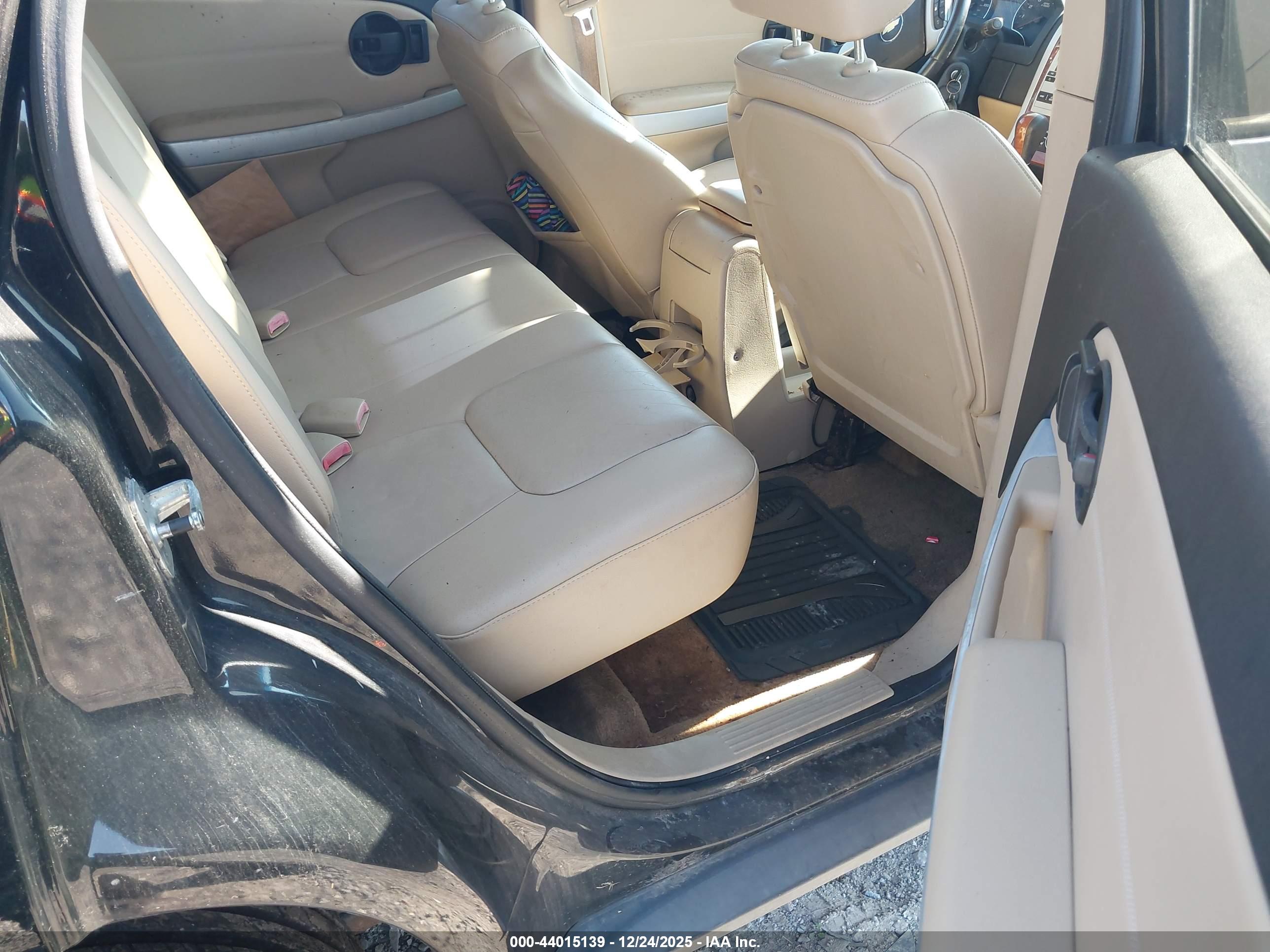 CHEVROLET EQUINOX image 8