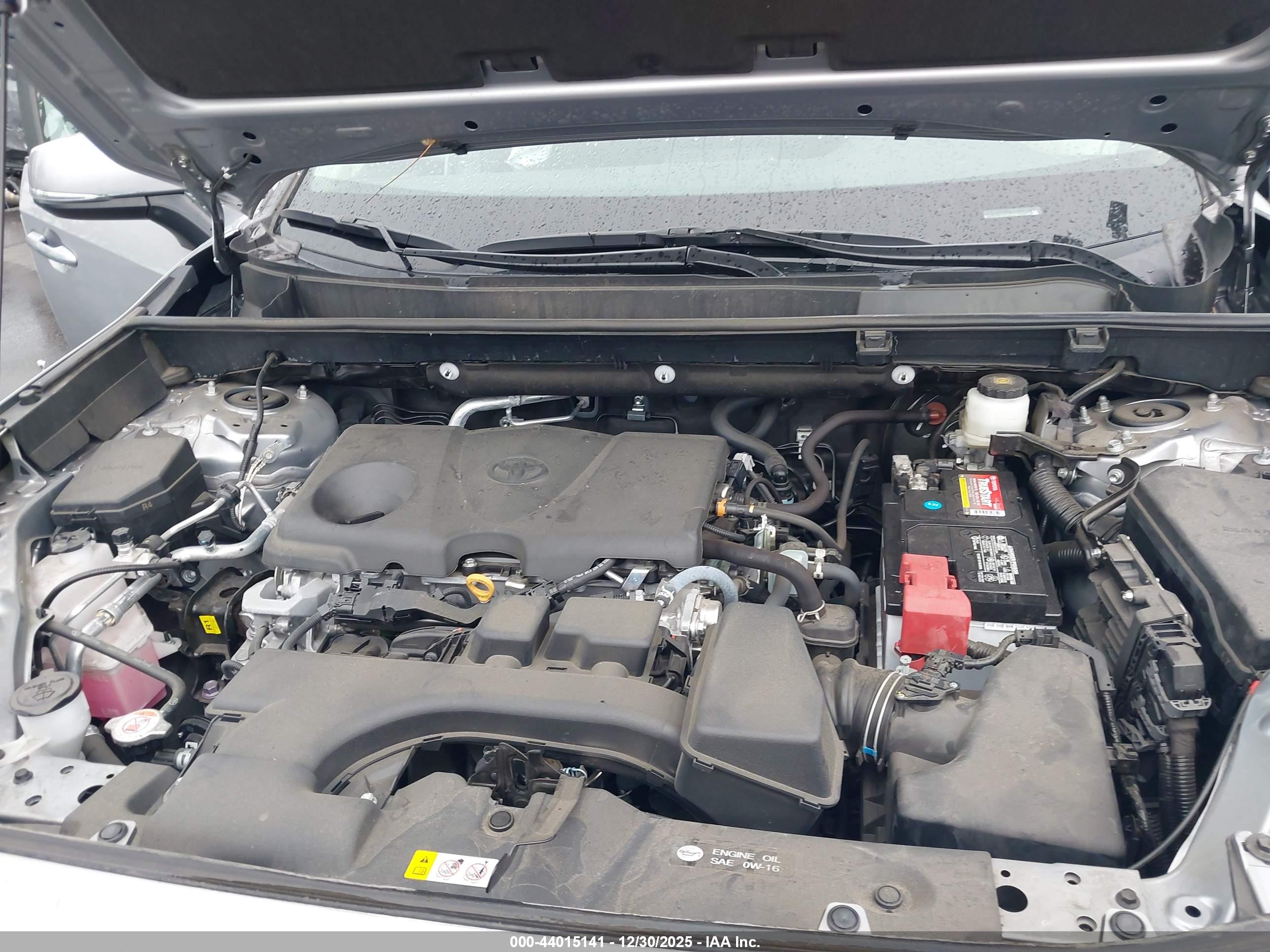 TOYOTA RAV4 image 10