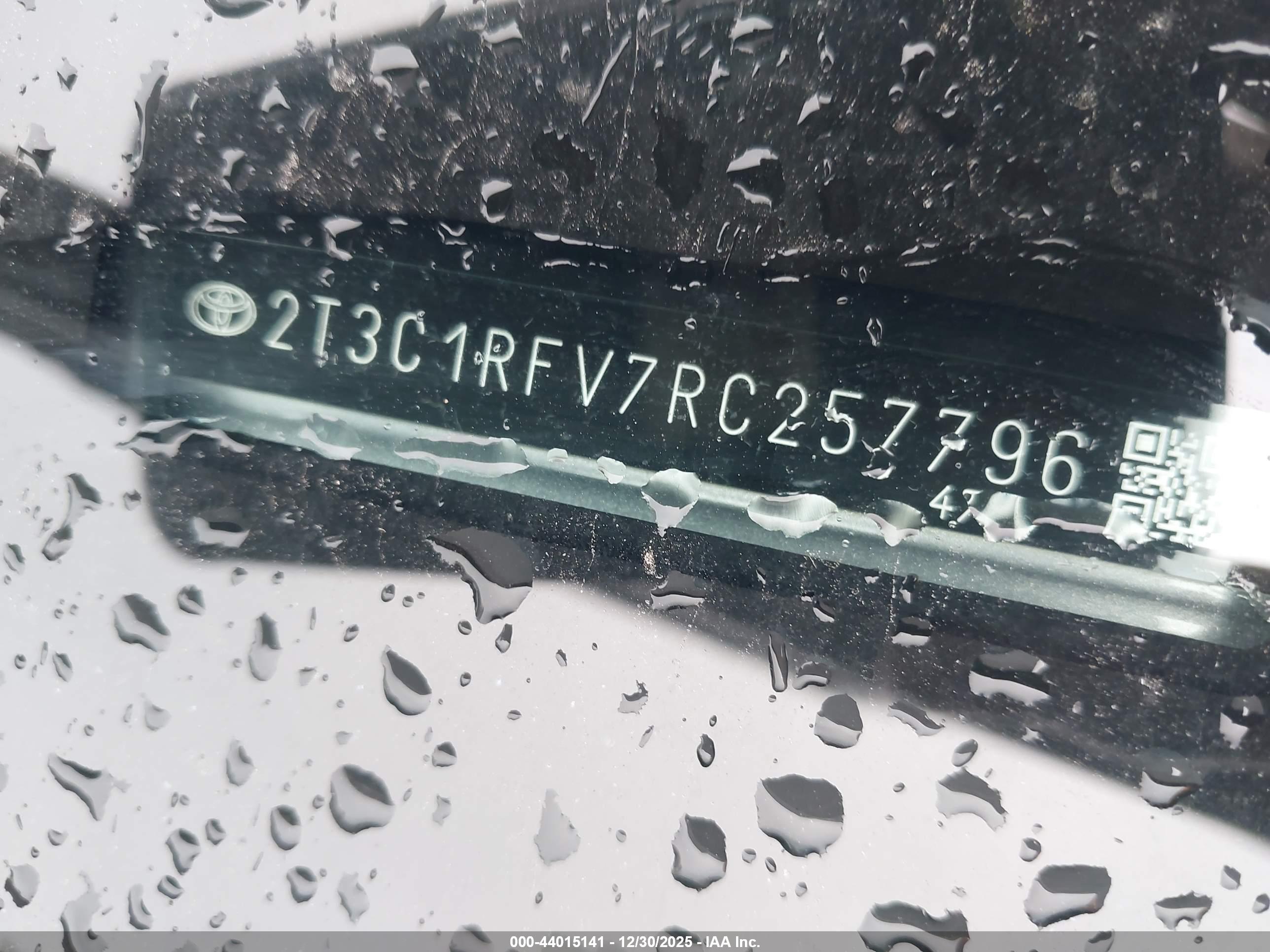 TOYOTA RAV4 image 9