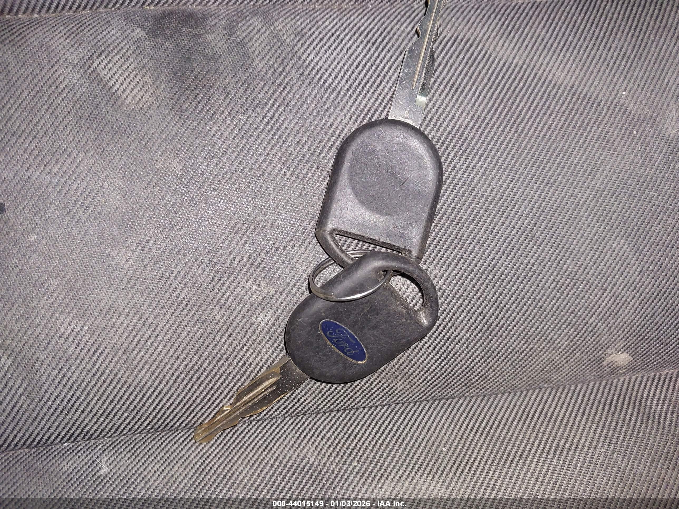 FORD EXPLORER image 11