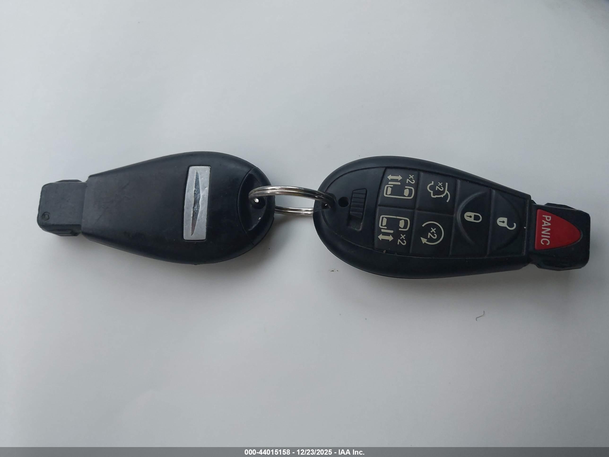 CHRYSLER TOWN image 11
