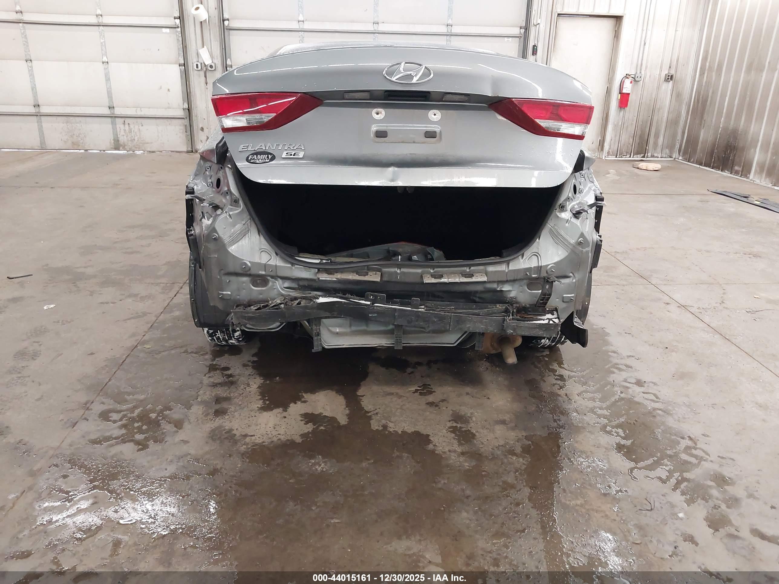 HYUNDAI ELANTRA image 6
