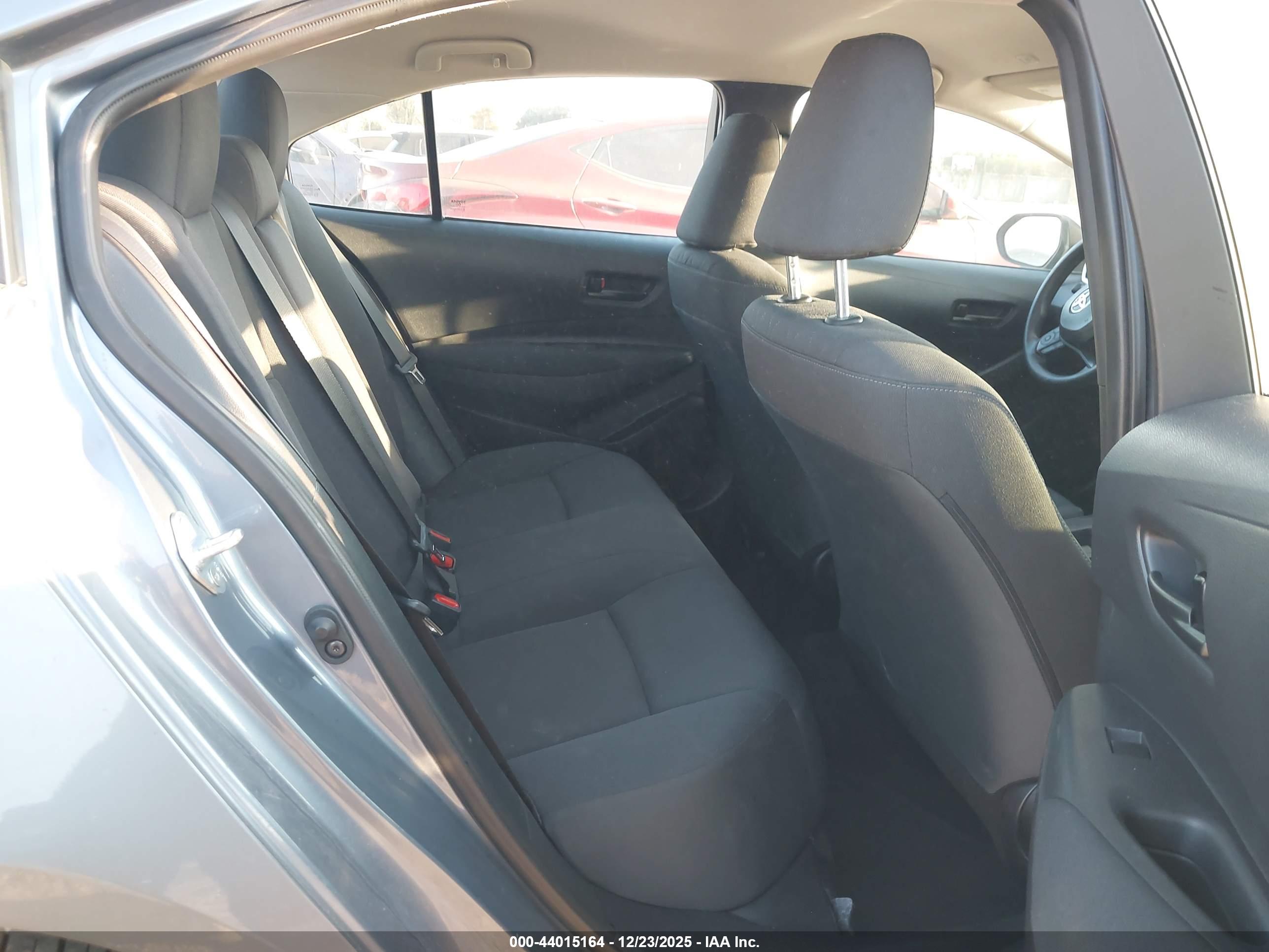 TOYOTA COROLLA image 8