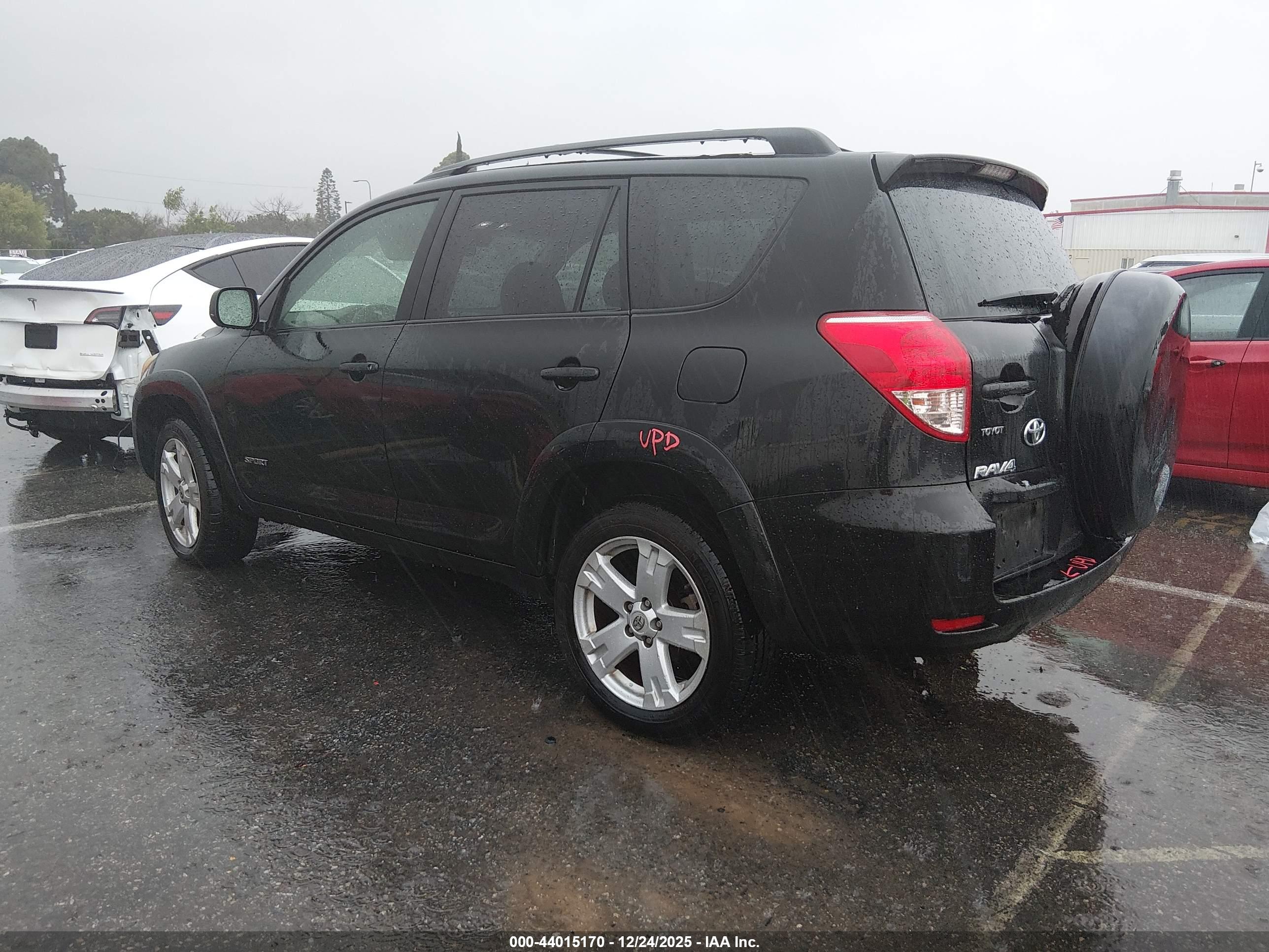 TOYOTA RAV4 image 3