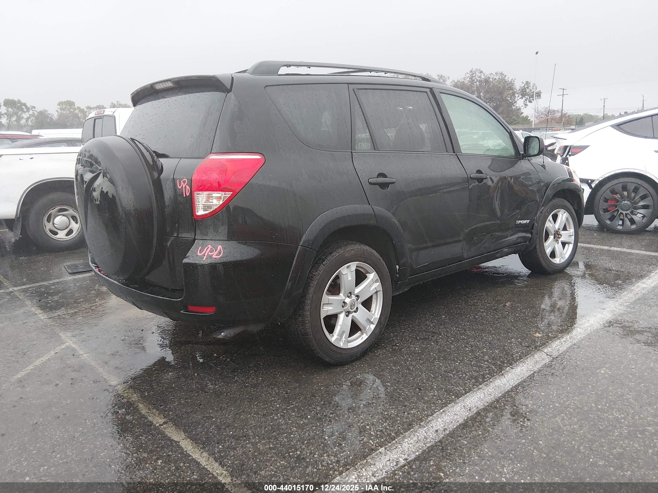 TOYOTA RAV4 image 4