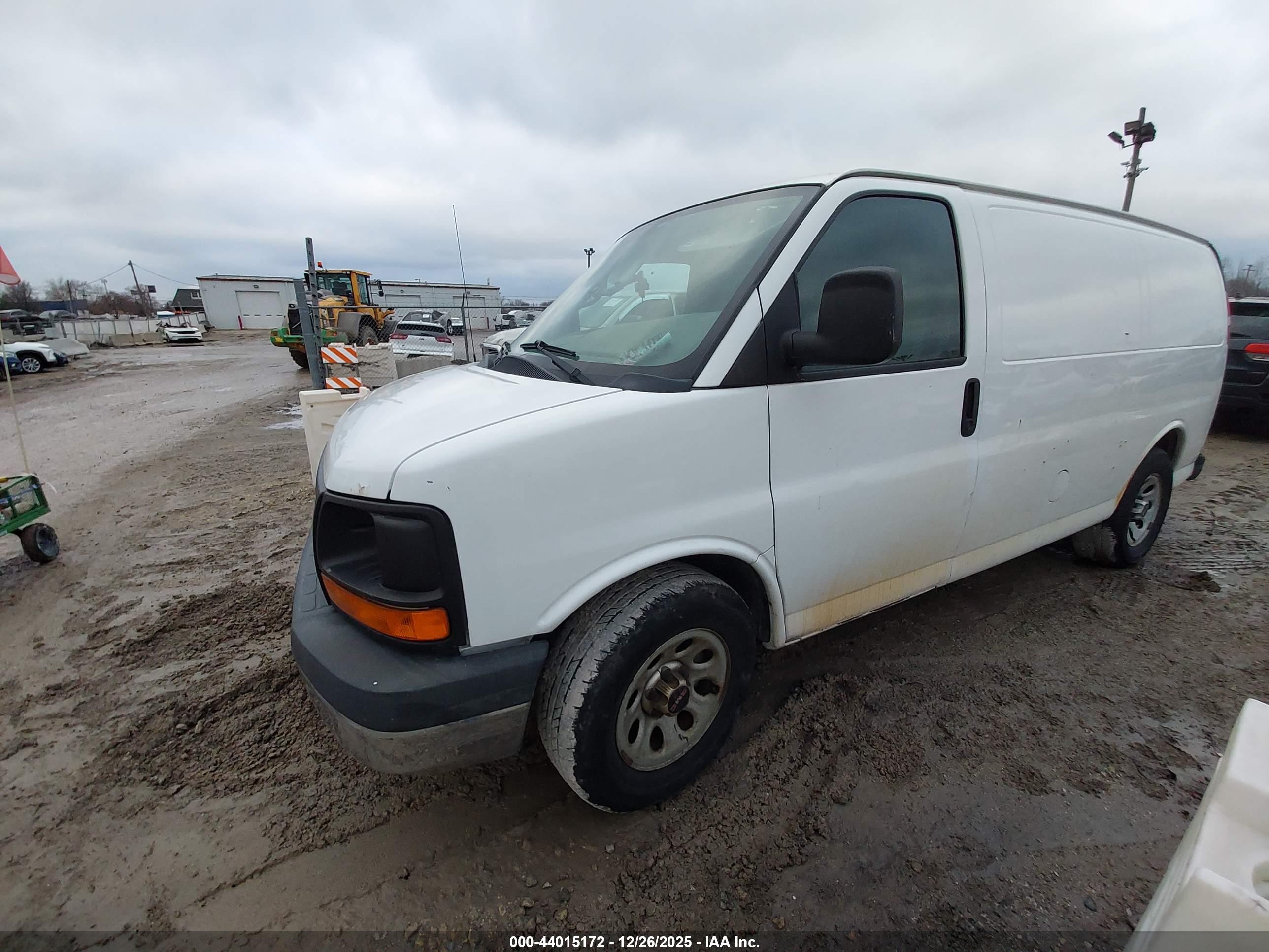 GMC SAVANA image 2