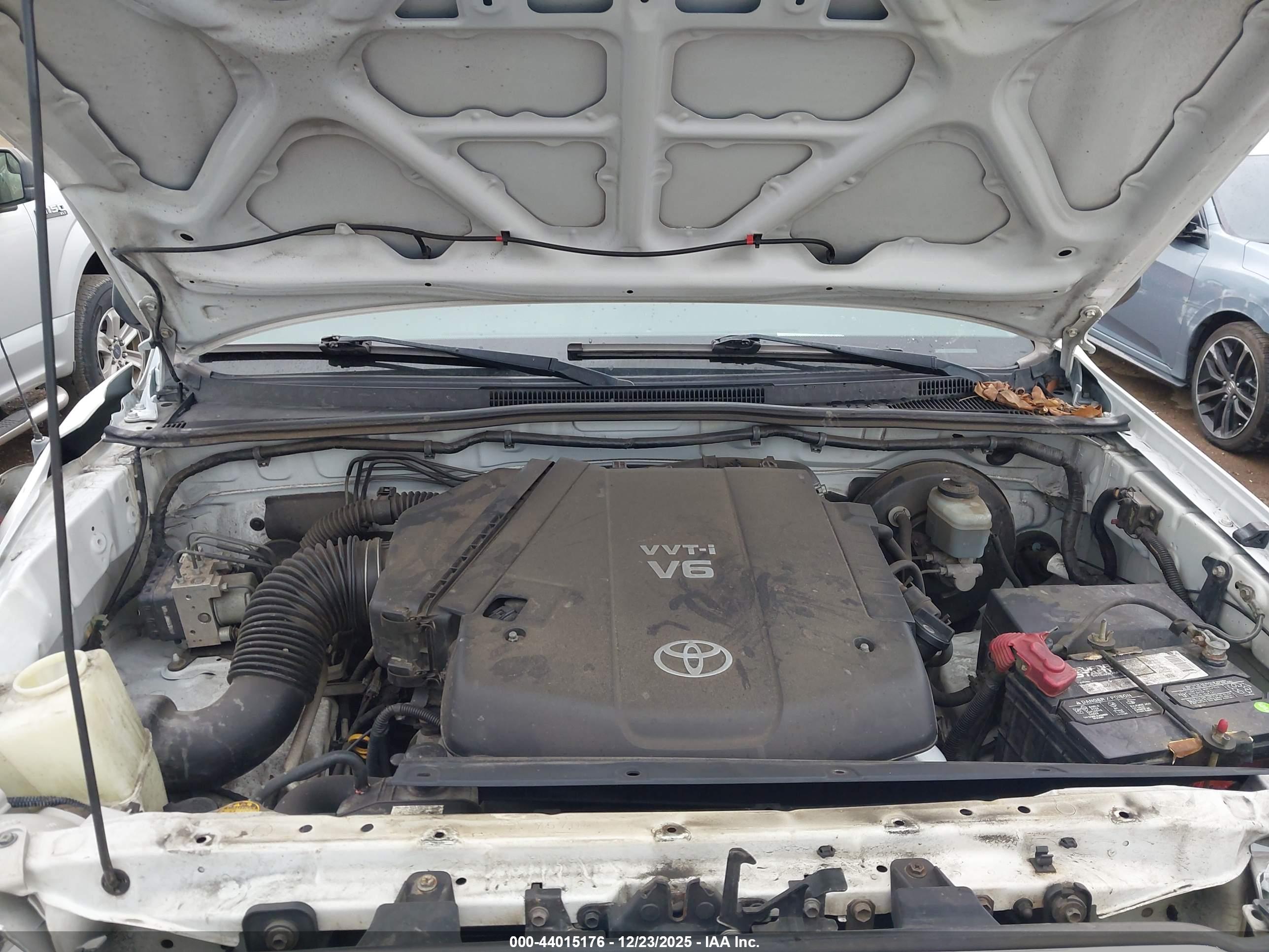 TOYOTA TACOMA image 10