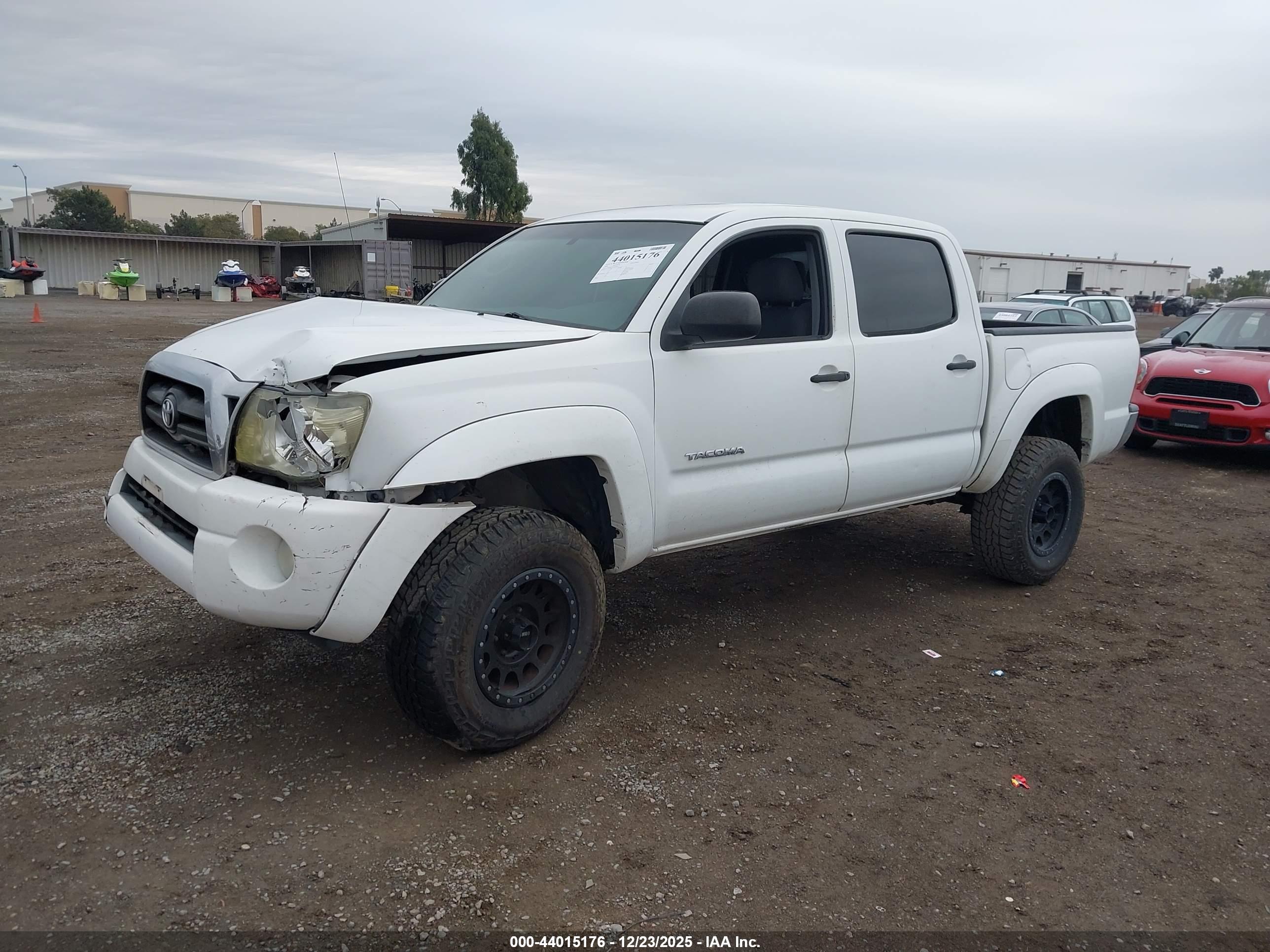 TOYOTA TACOMA image 2
