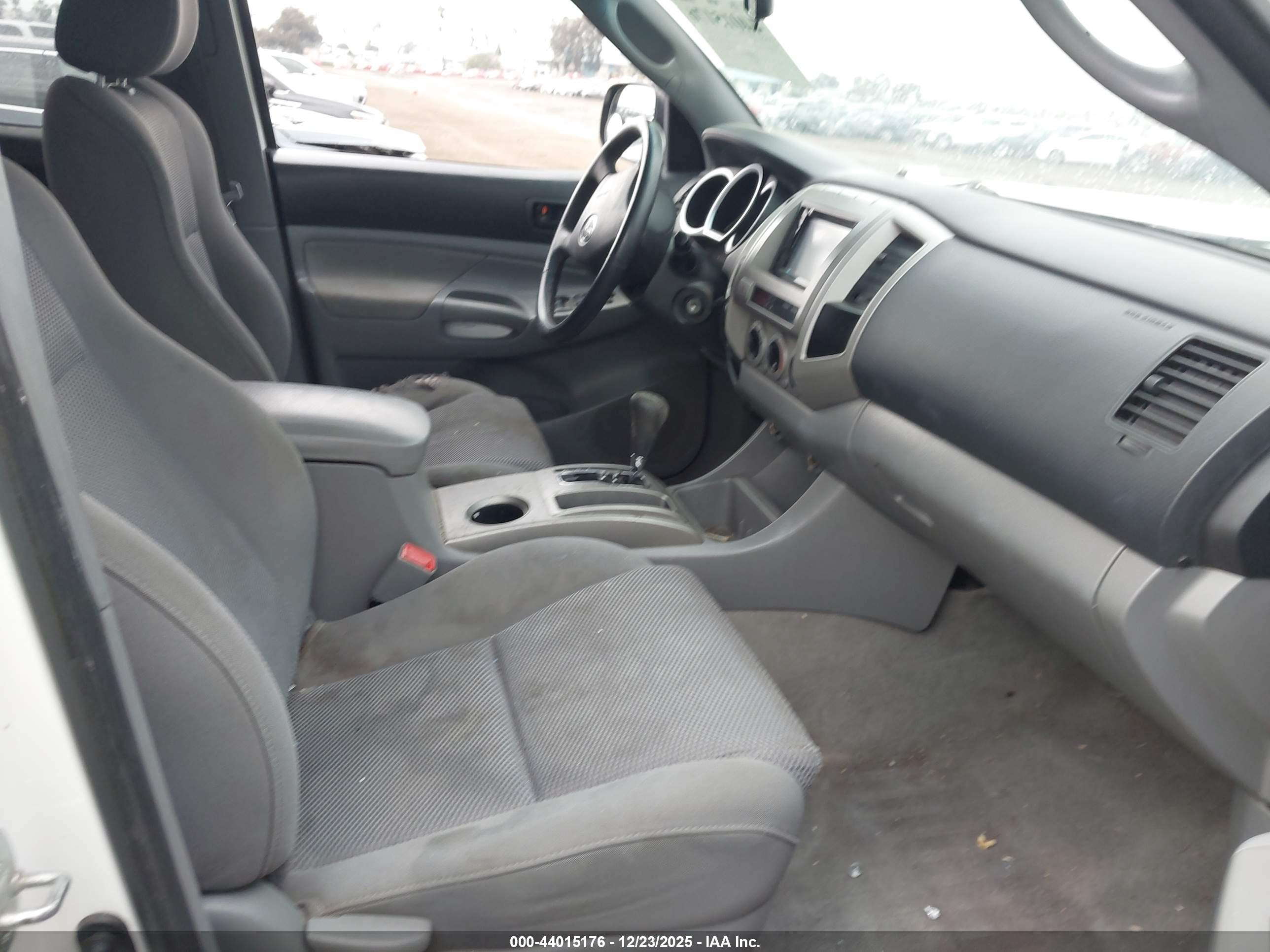 TOYOTA TACOMA image 5