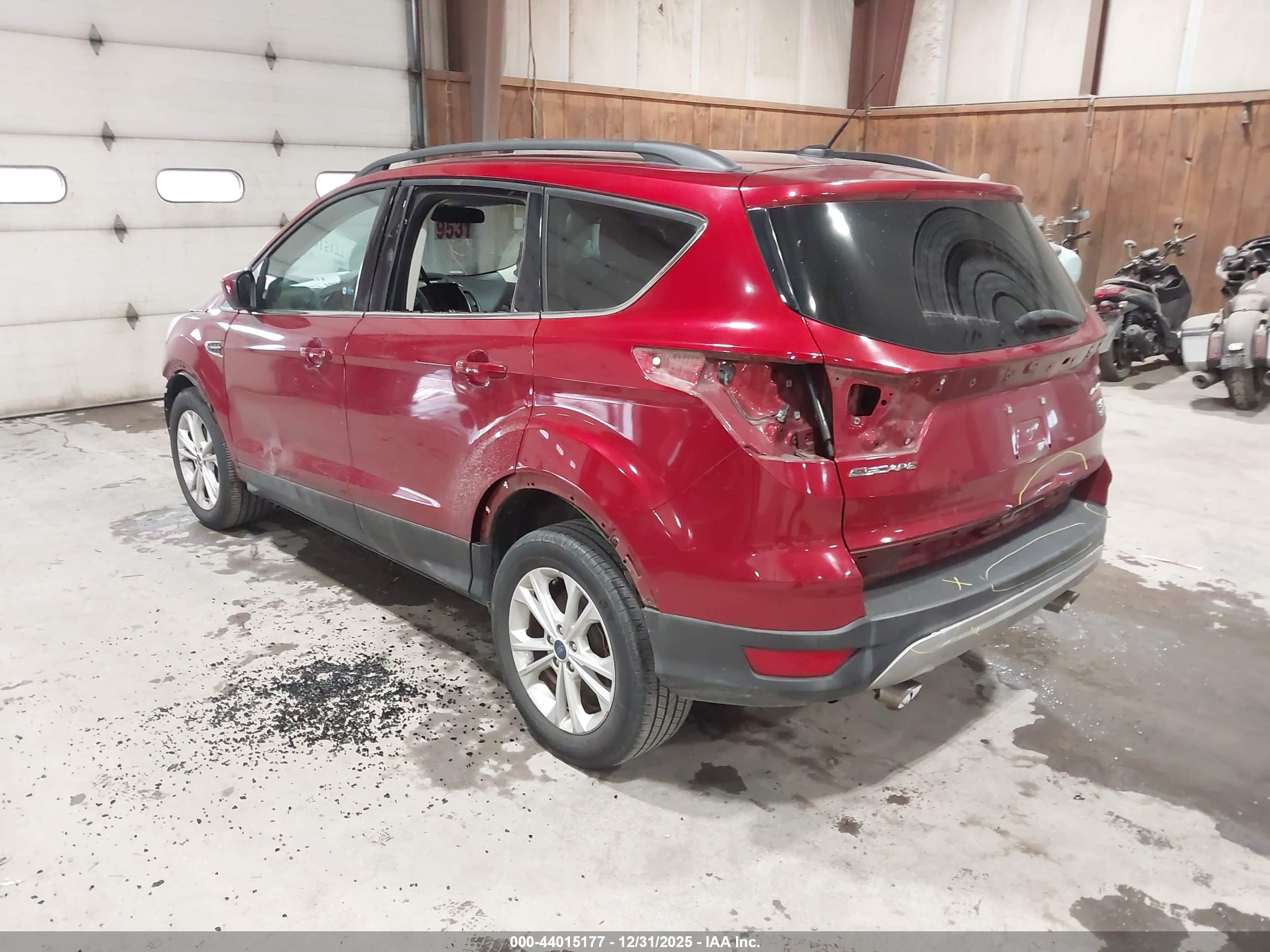 FORD ESCAPE image 3