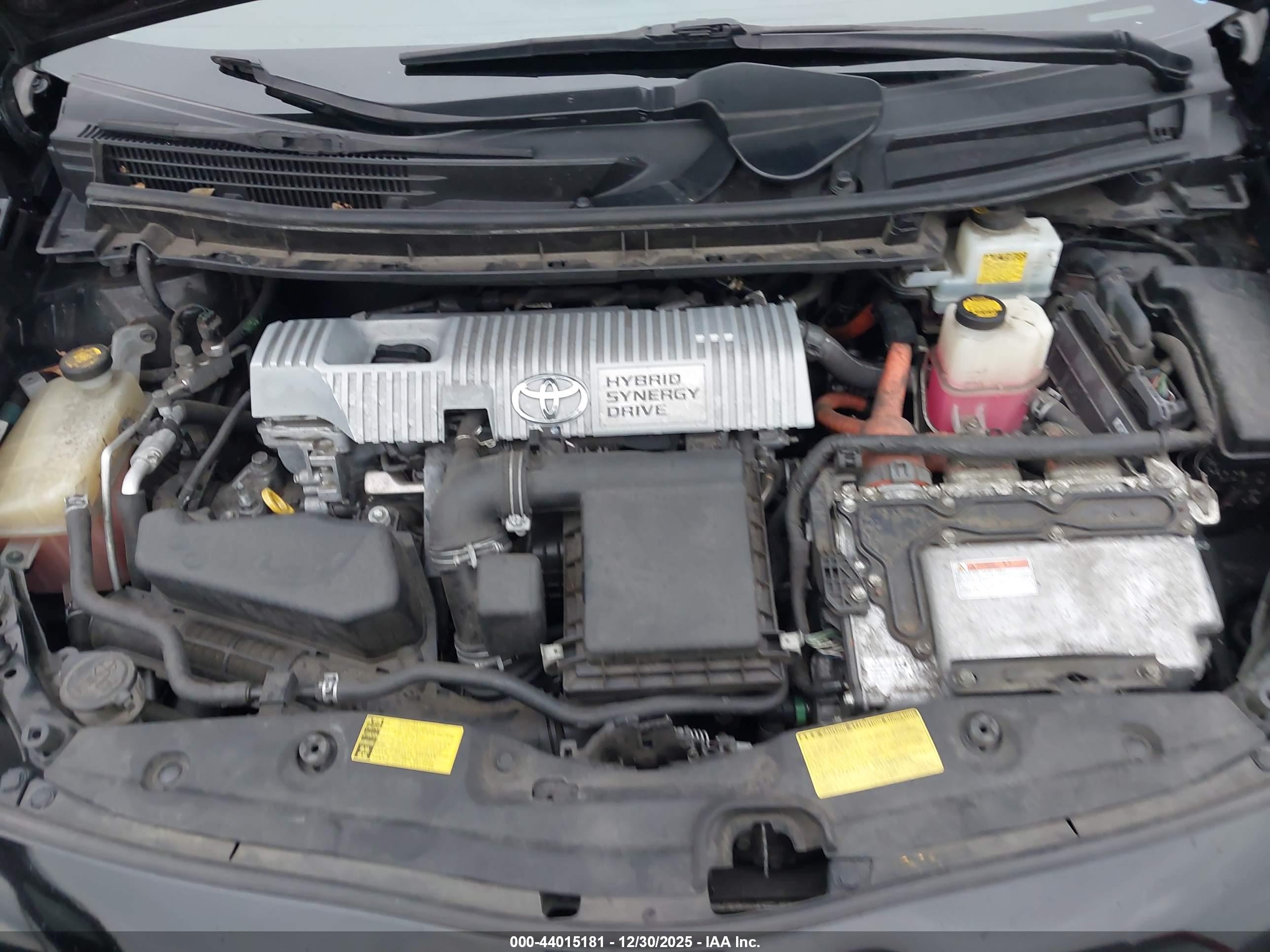 TOYOTA PRIUS image 10