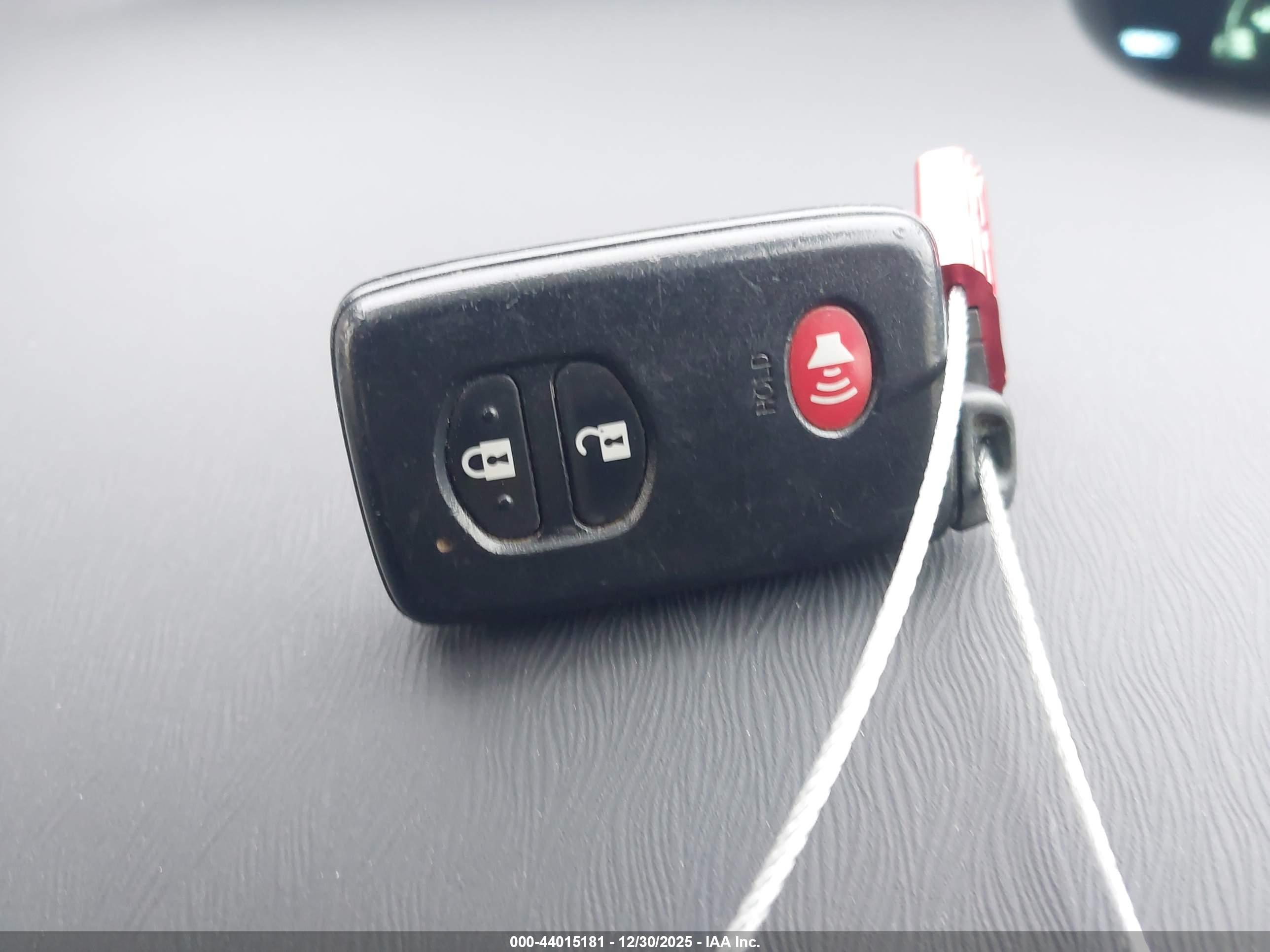 TOYOTA PRIUS image 11
