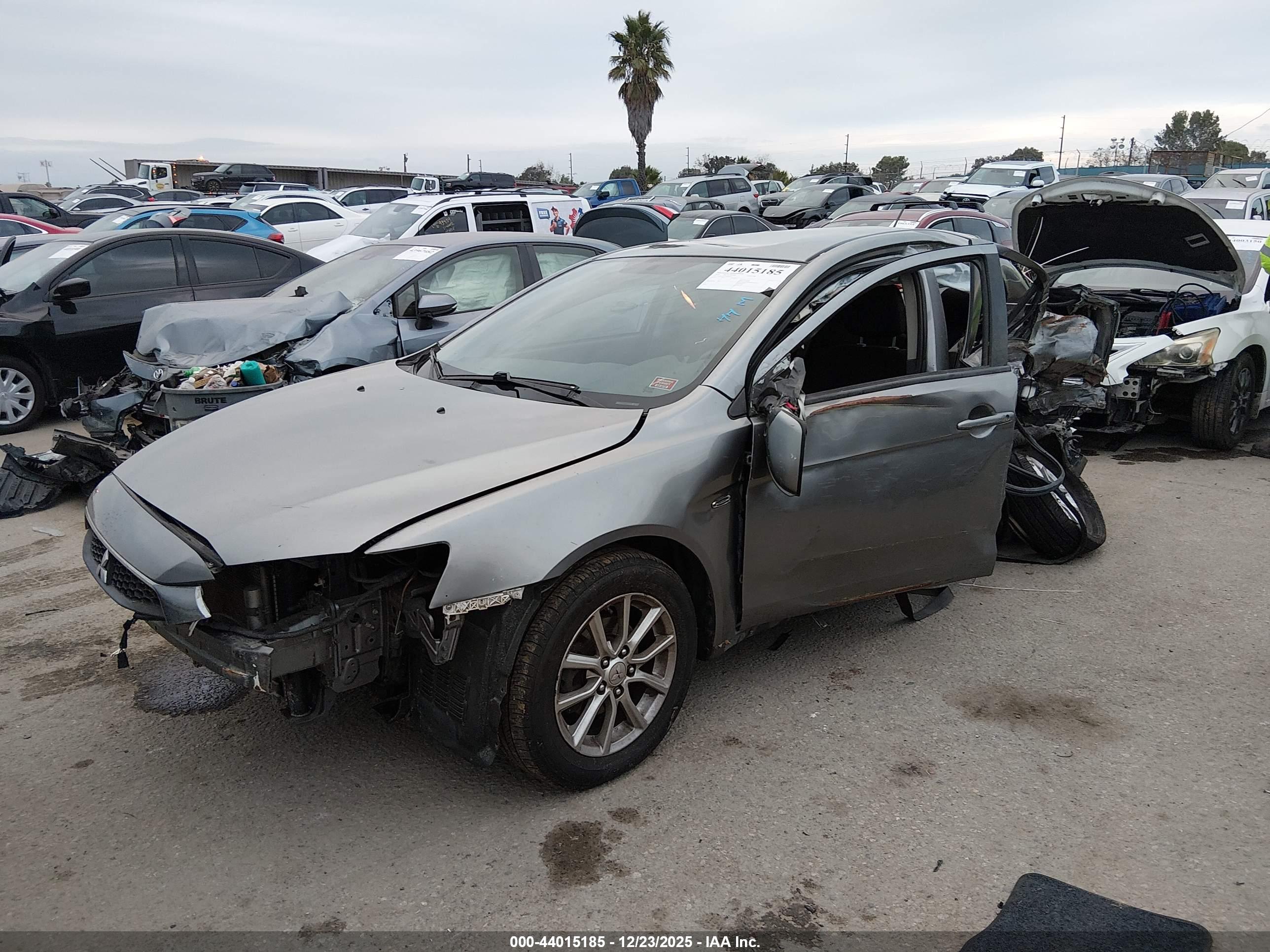 MITSUBISHI LANCER image 2